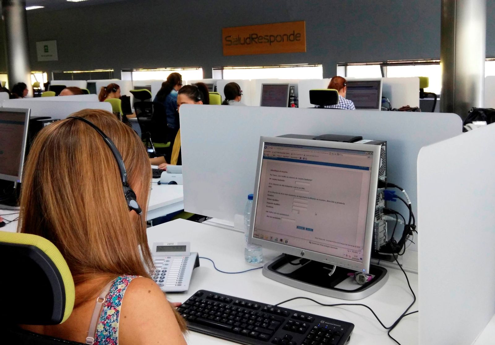 Técnicos del servicio de Salud Responde.