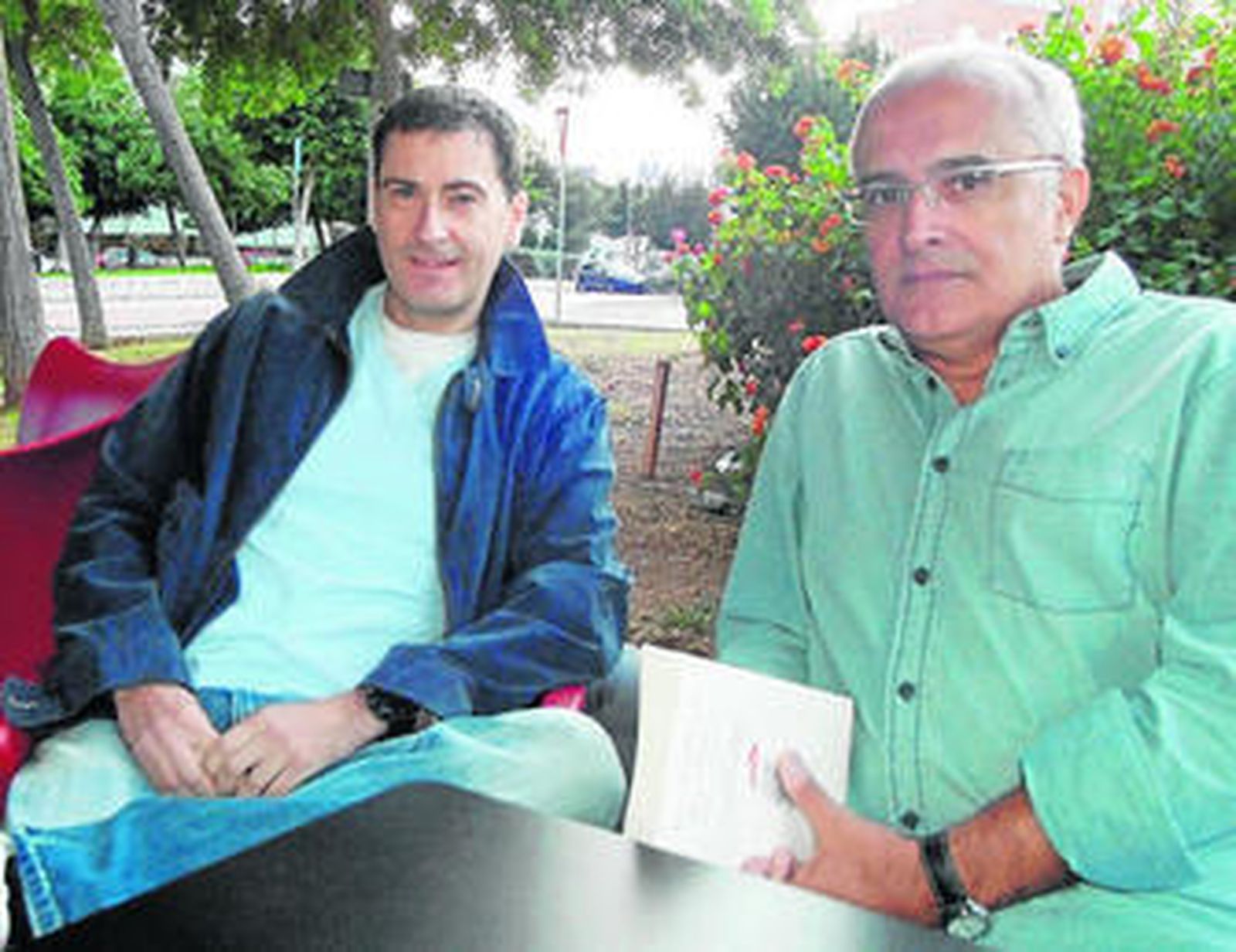 Un nuevo libro permite conocer a fondo la vida y obra de José Ángel Valente