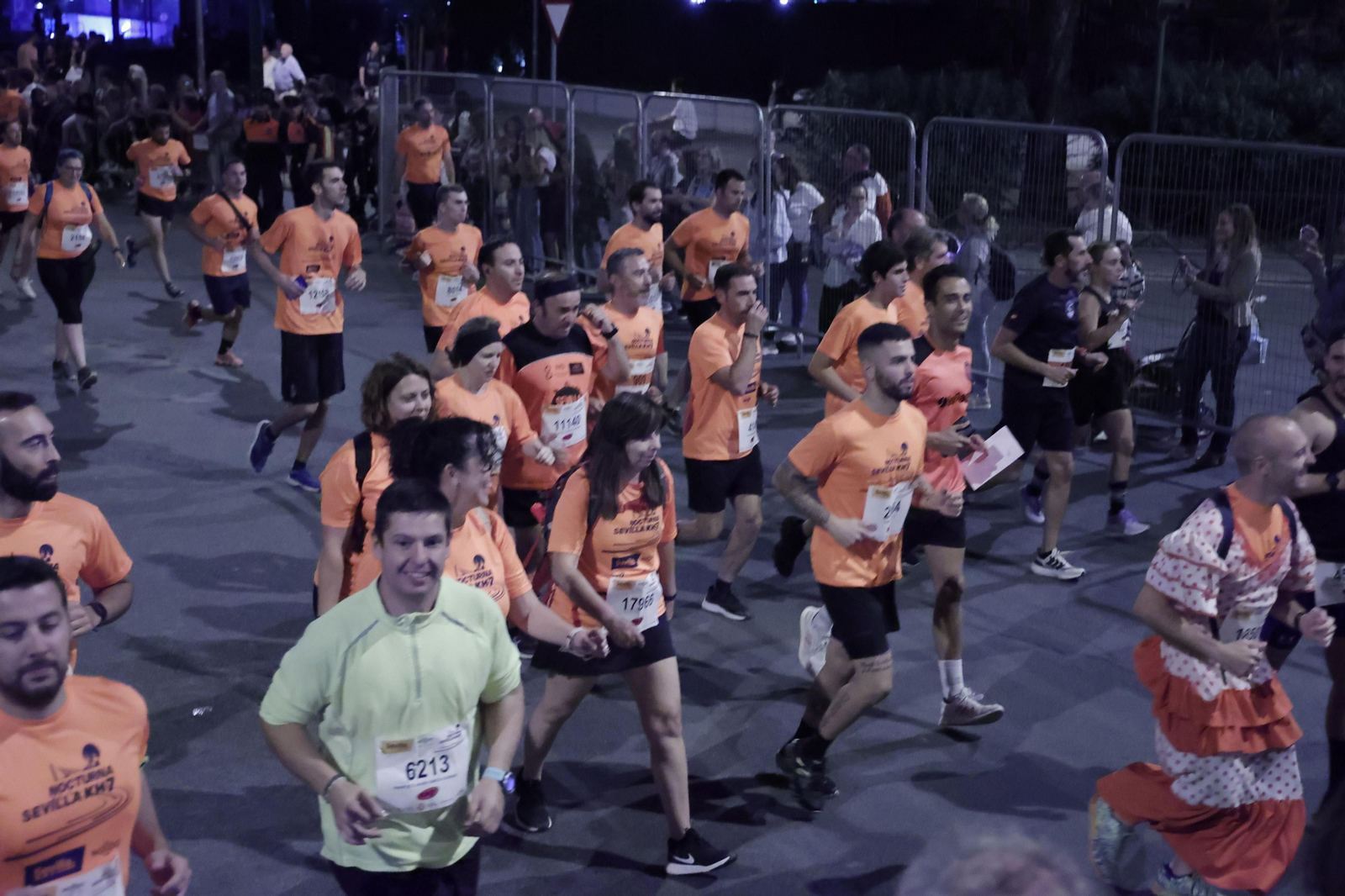 Búscate en la Carrera Nocturna de Sevilla (3)