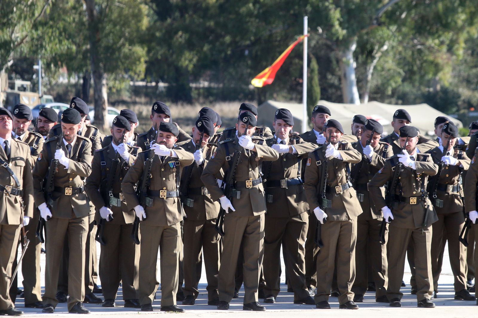 Parada militar en la base de Cerro Muriano por el Día de la Inmaculada