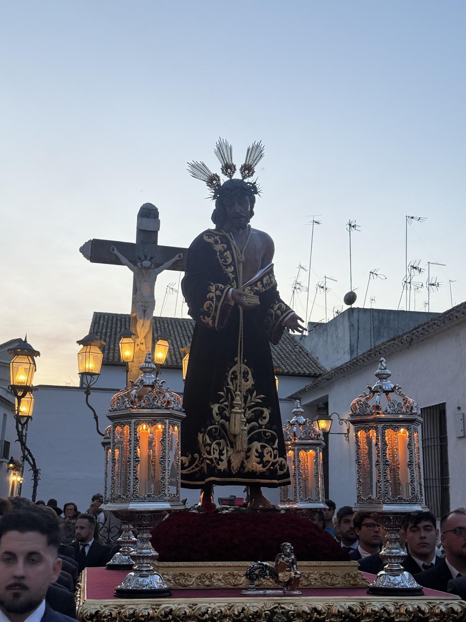 El vía crucis del Señor de la Humildad y Paciencia de Córdoba, en imágenes