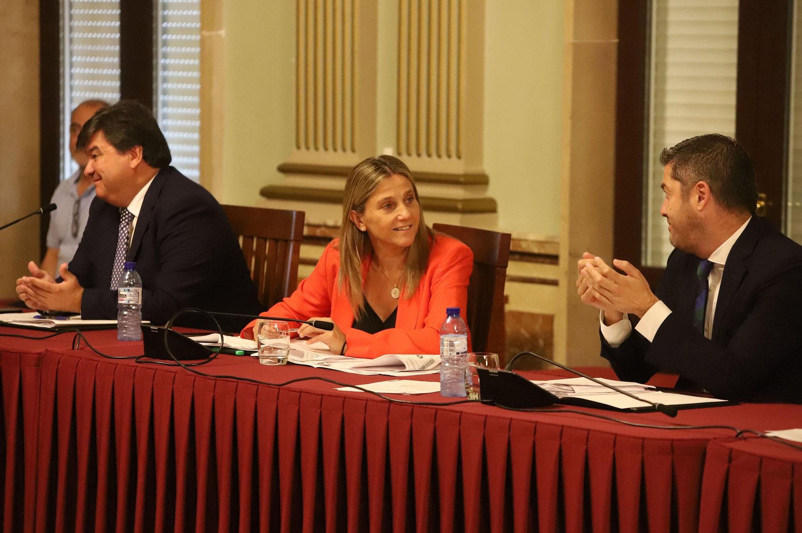 Imágenes del pleno municipal del Ayuntamiento de Huelva