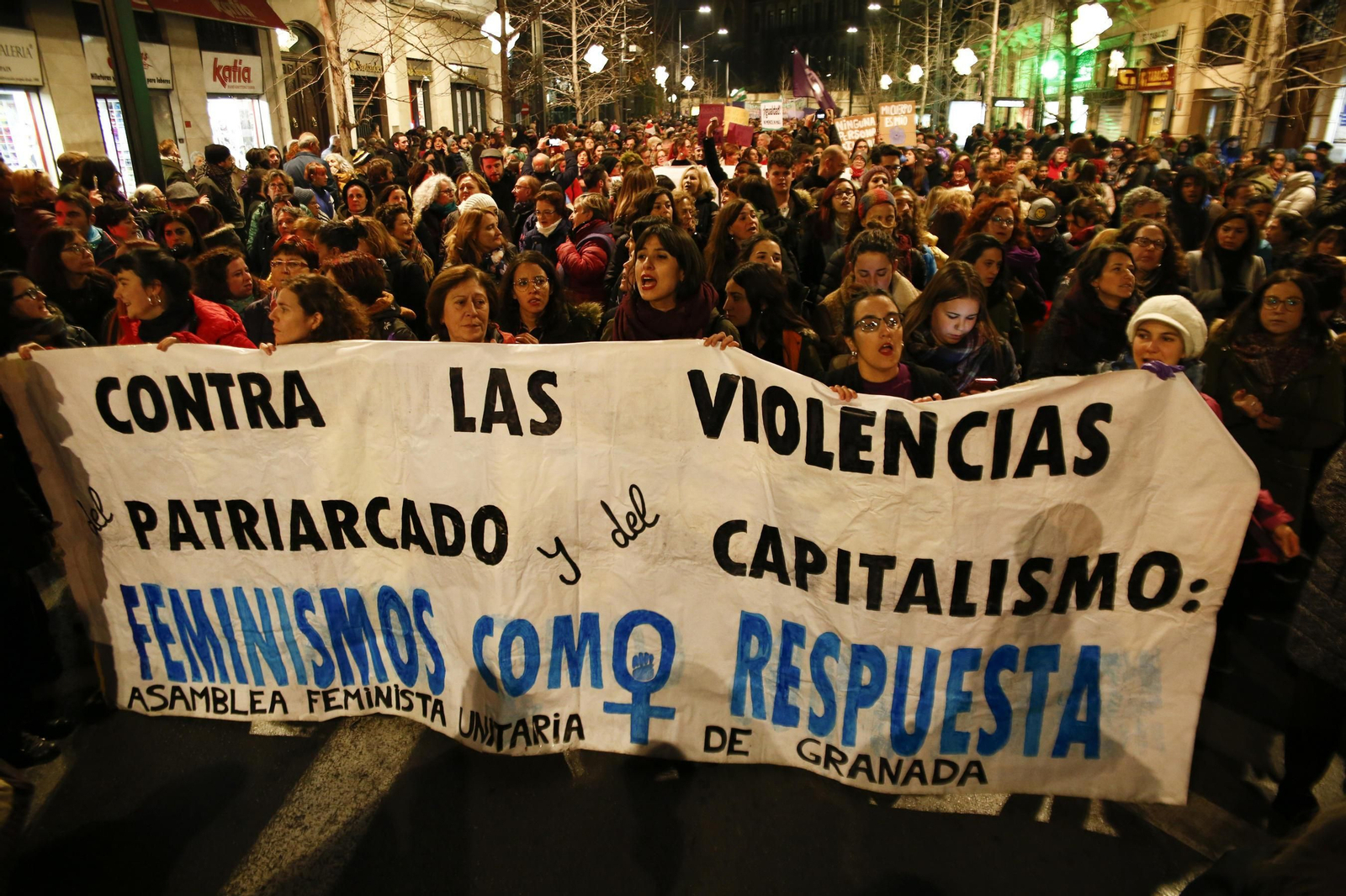 10.000 personas en la manifestación feminista.