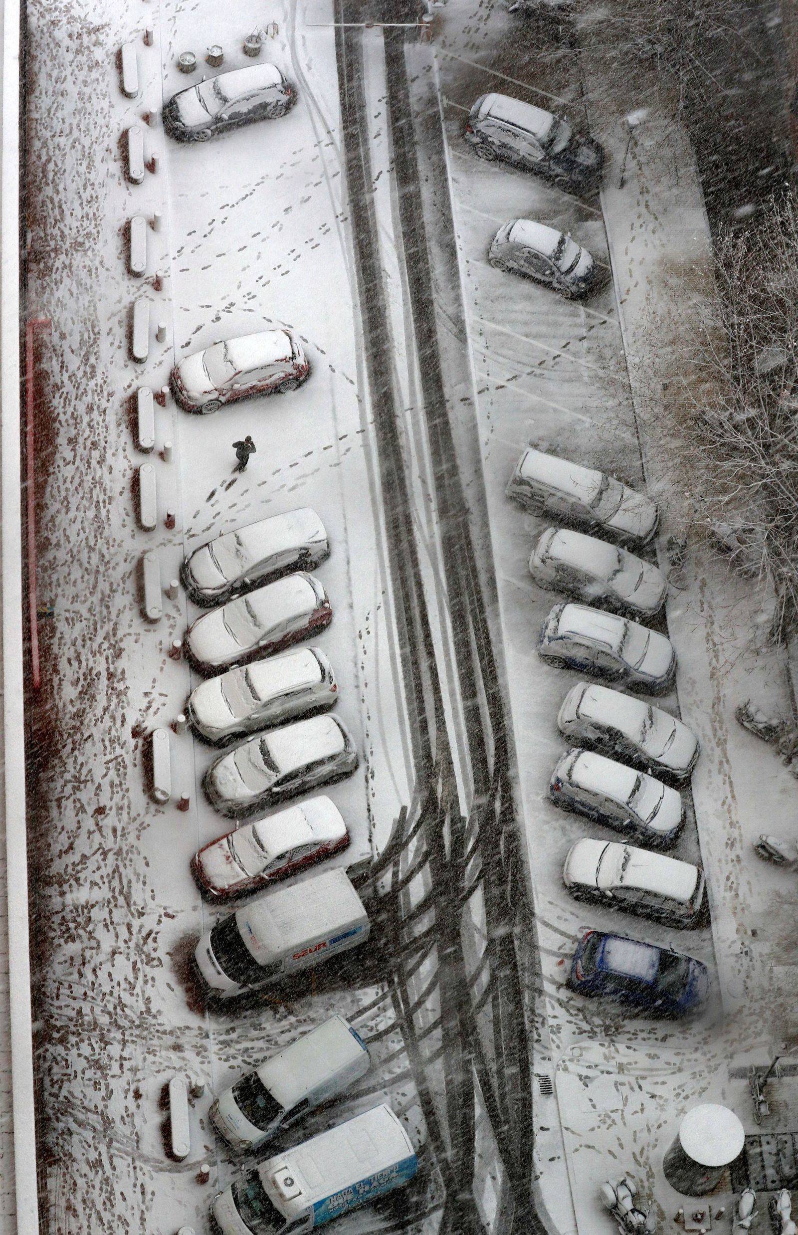 Madrid, bajo el manto blanco de la nieve.