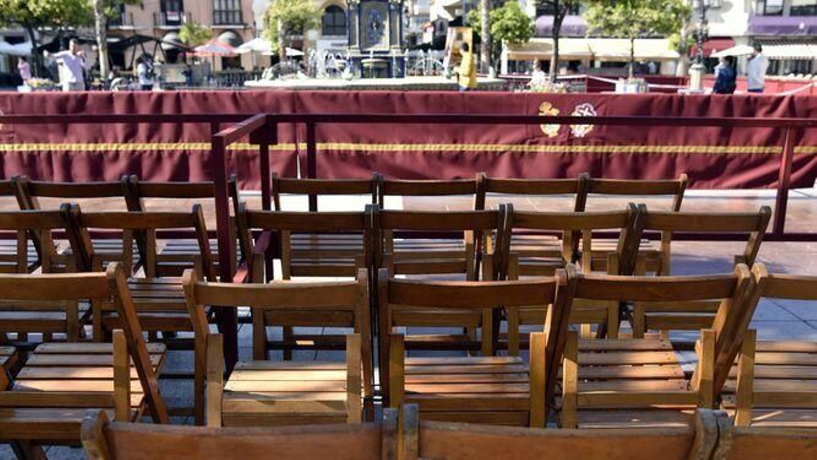 Sillas en la carrera oficial de la Semana Santa de Algeciras
