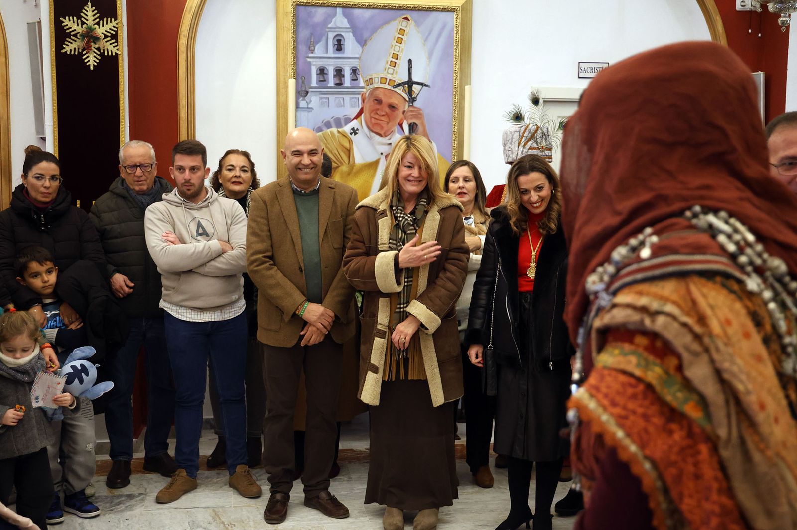 Imágenes del Heraldo Real anunciando la llegada de los Reyes Magos a Huelva