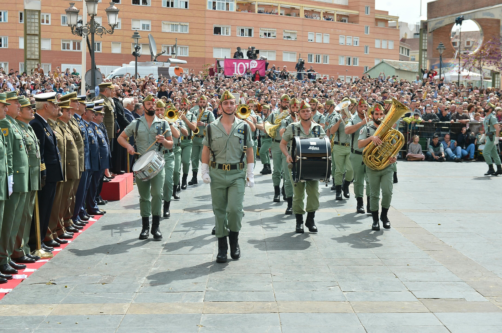 El desembarco de la Legión y el traslado del Cristo de Mena
