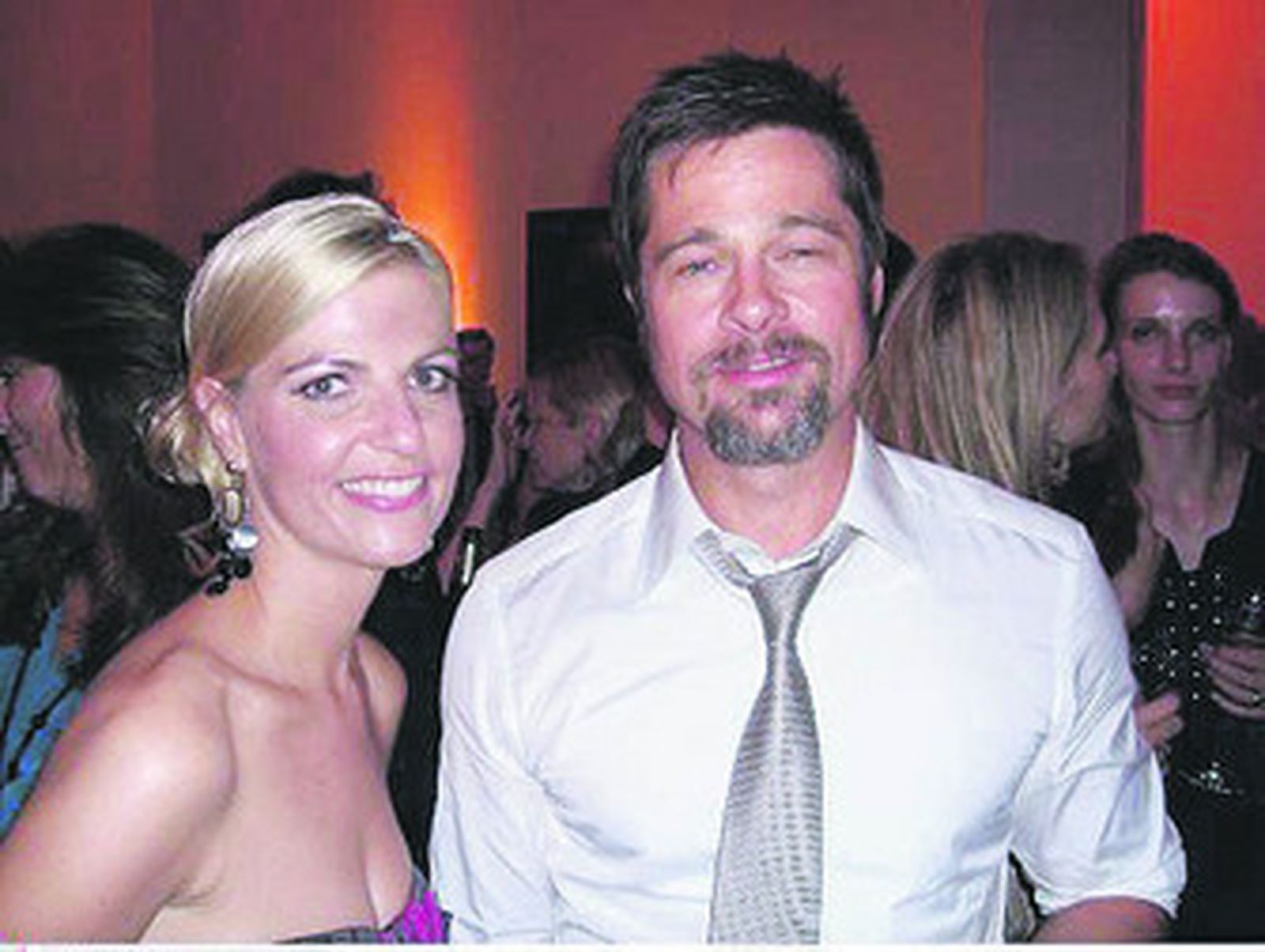 Brad Pitt disfruta de la cerveza en Berlín