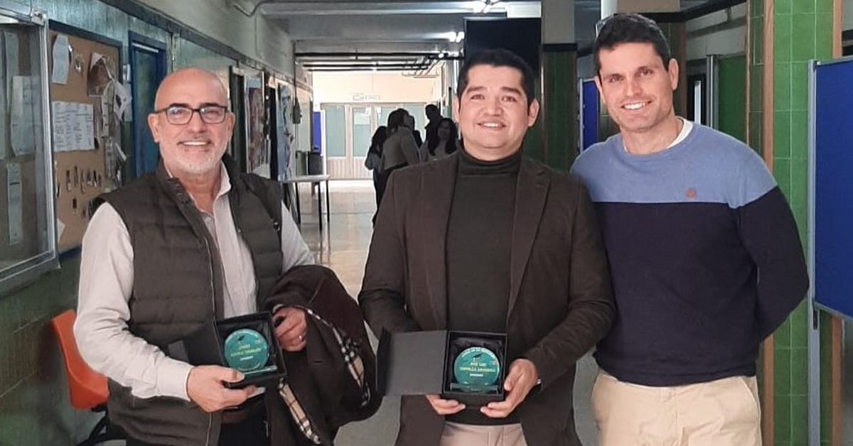 El Paseo de la Educación del IES Sancti Petri suma más nombres de antiguos alumnos en San Fernando