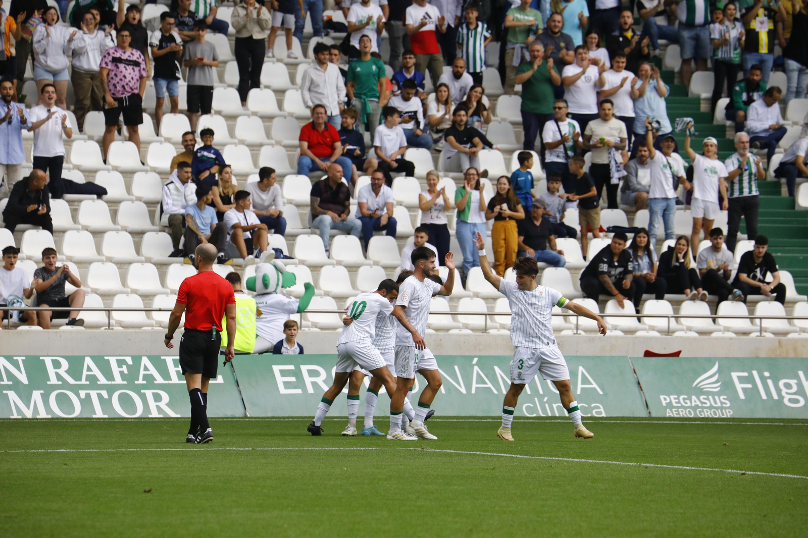 Las mejores fotos de la victoria del Córdoba B ante el Getafe B en El Arcángel