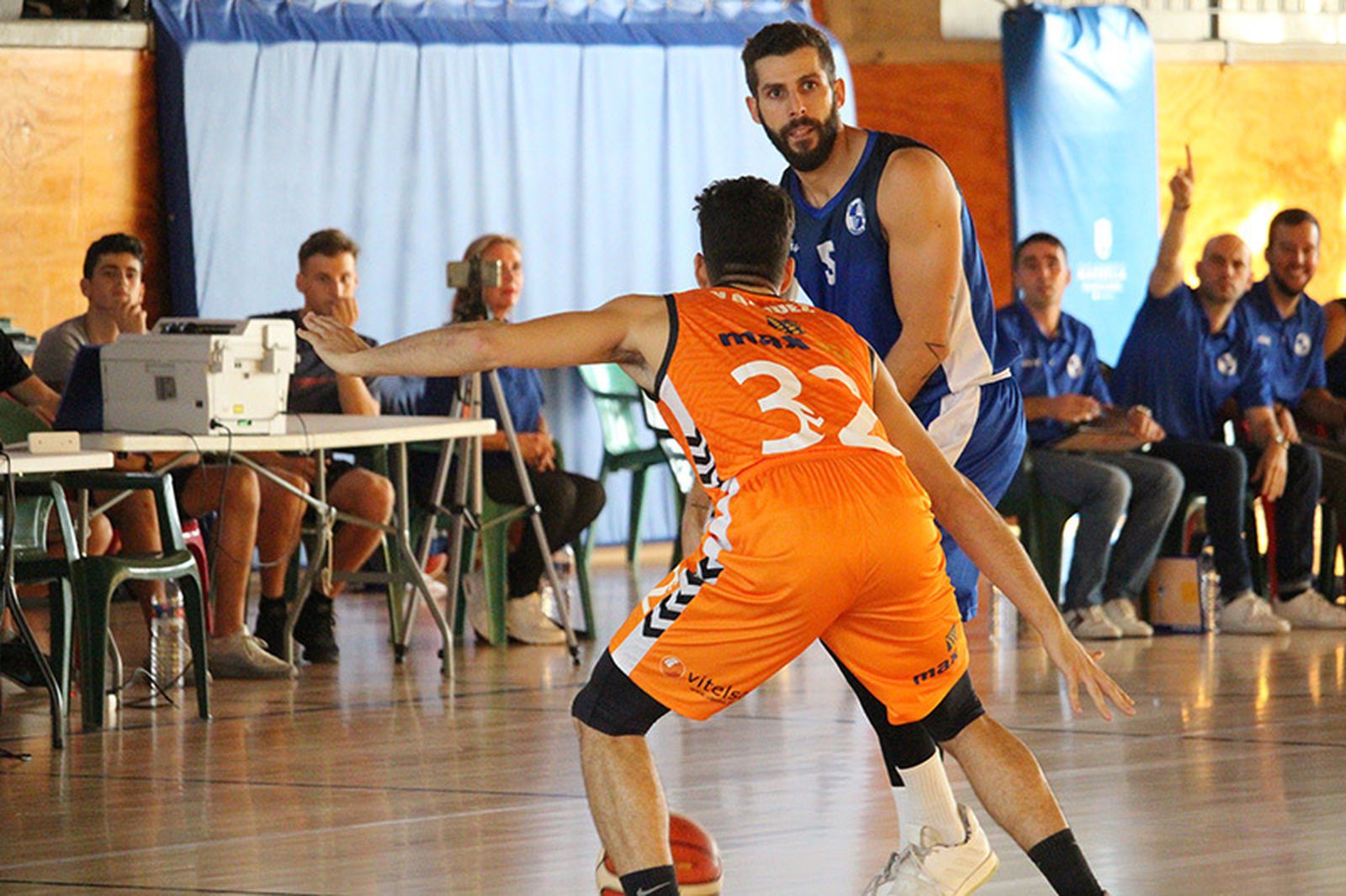 Adri Fuentes, en un lance del partido.