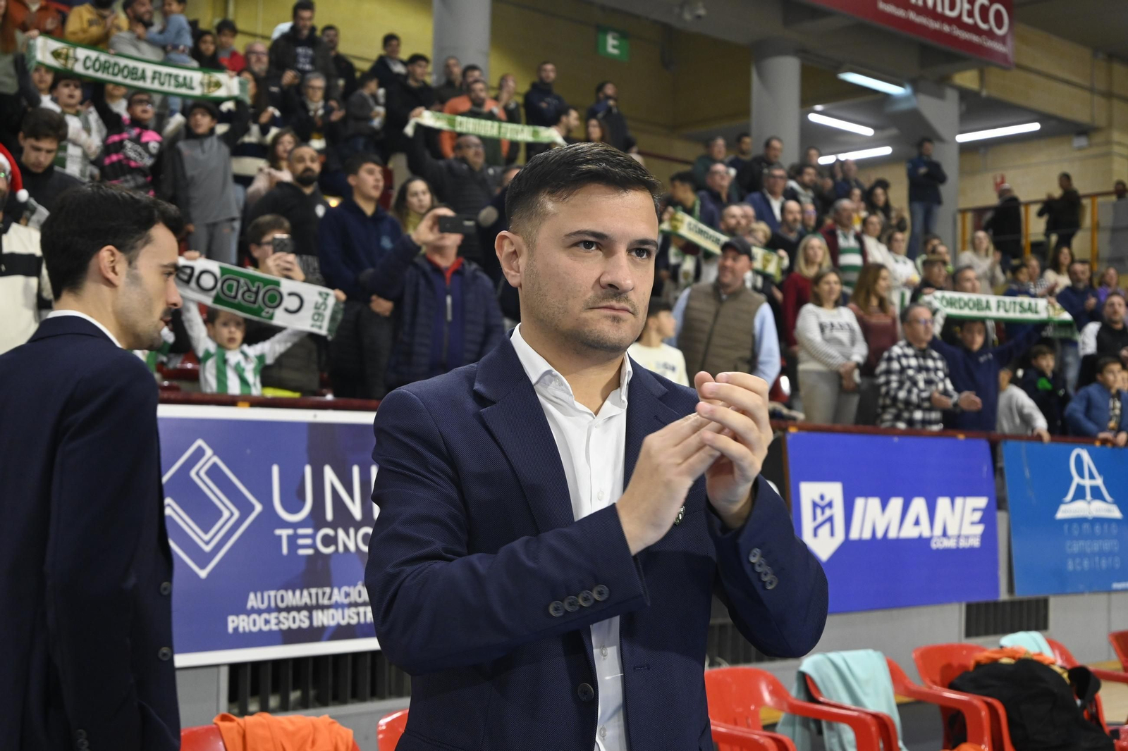 Las mejores fotos del ambiente en Vista Alegre para el Córdoba Futsal - Osasuna Magna