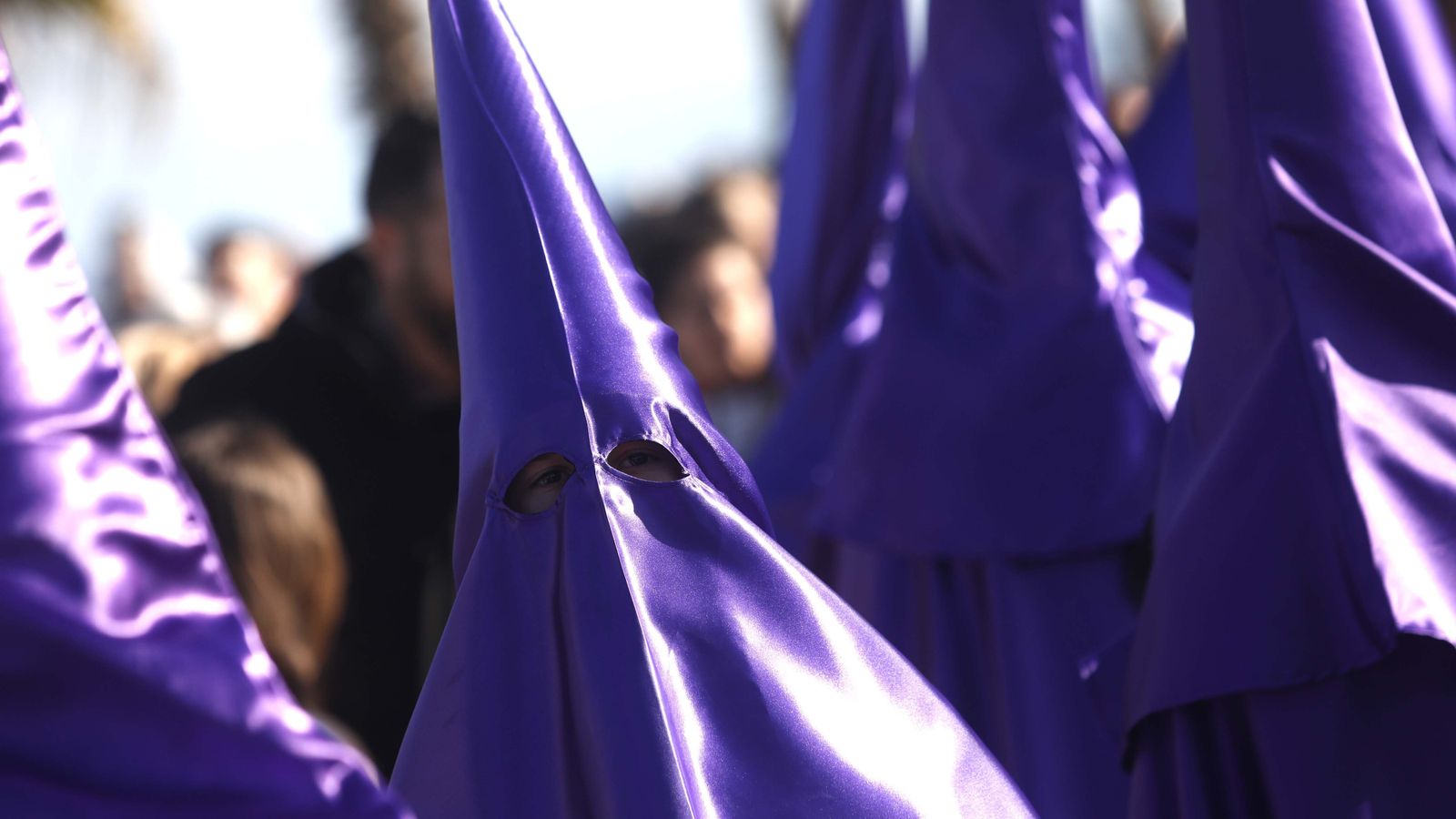 Fotos del Viernes Santo en La Línea: Cristo del Mar y Luz y Esperanza Nuestra, Soledad y Santo Entierro, Cristo del Amor y Misericordia y Amargura.