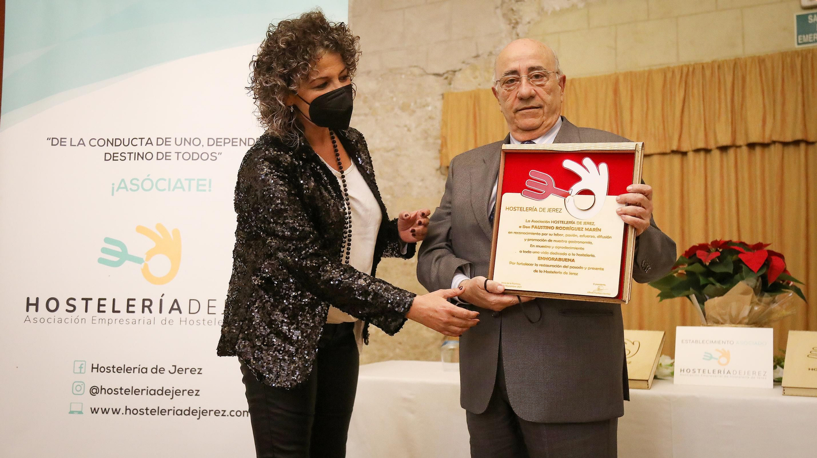 Emotivo y merecido homenaje a cuatro ilustres hosteleros