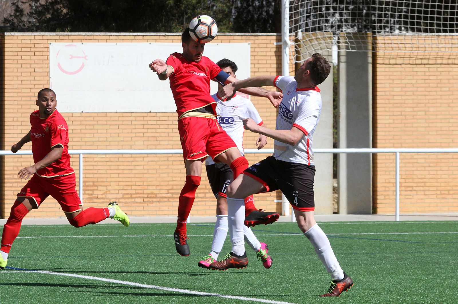 Lance de un encuentro entre Los Rosales y el Cerreño.