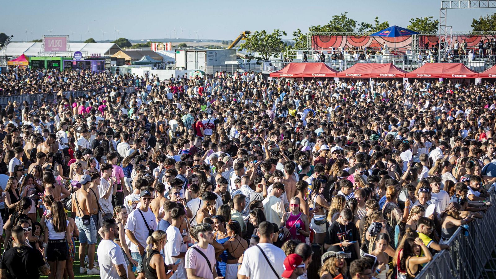 Búscate en las imágenes del jueves de Puro Latino 2024 en El Puerto