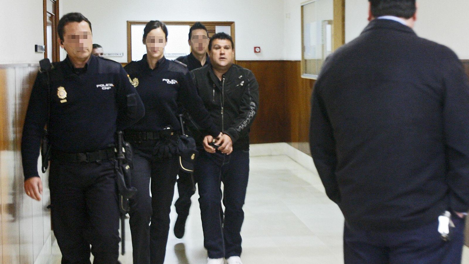 El Hijo de Satán en los pasillos de la Audiencia de Cádiz.
