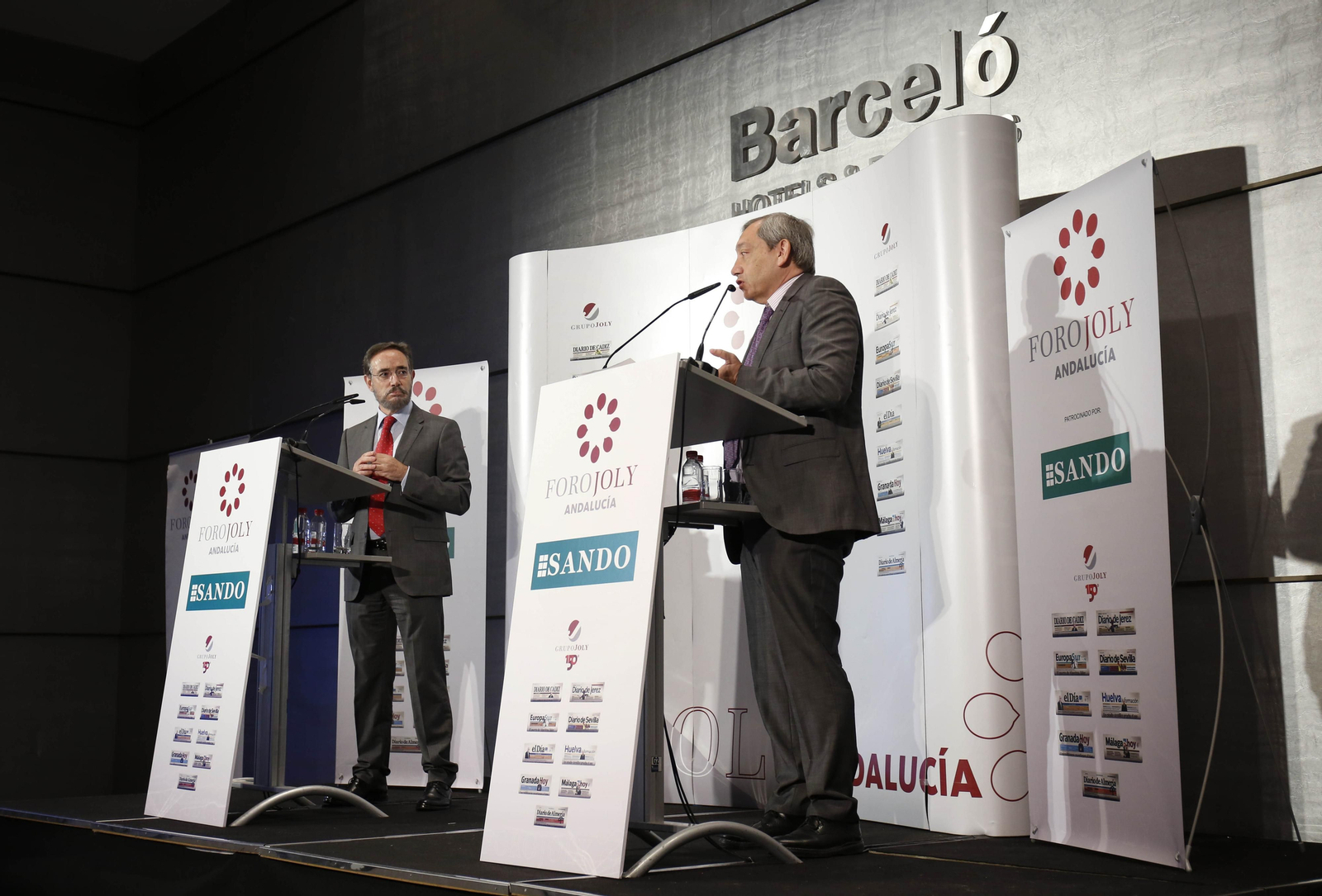 Felipe López y Antonio Méndez, director de 'Málaga Hoy', durante el acto.