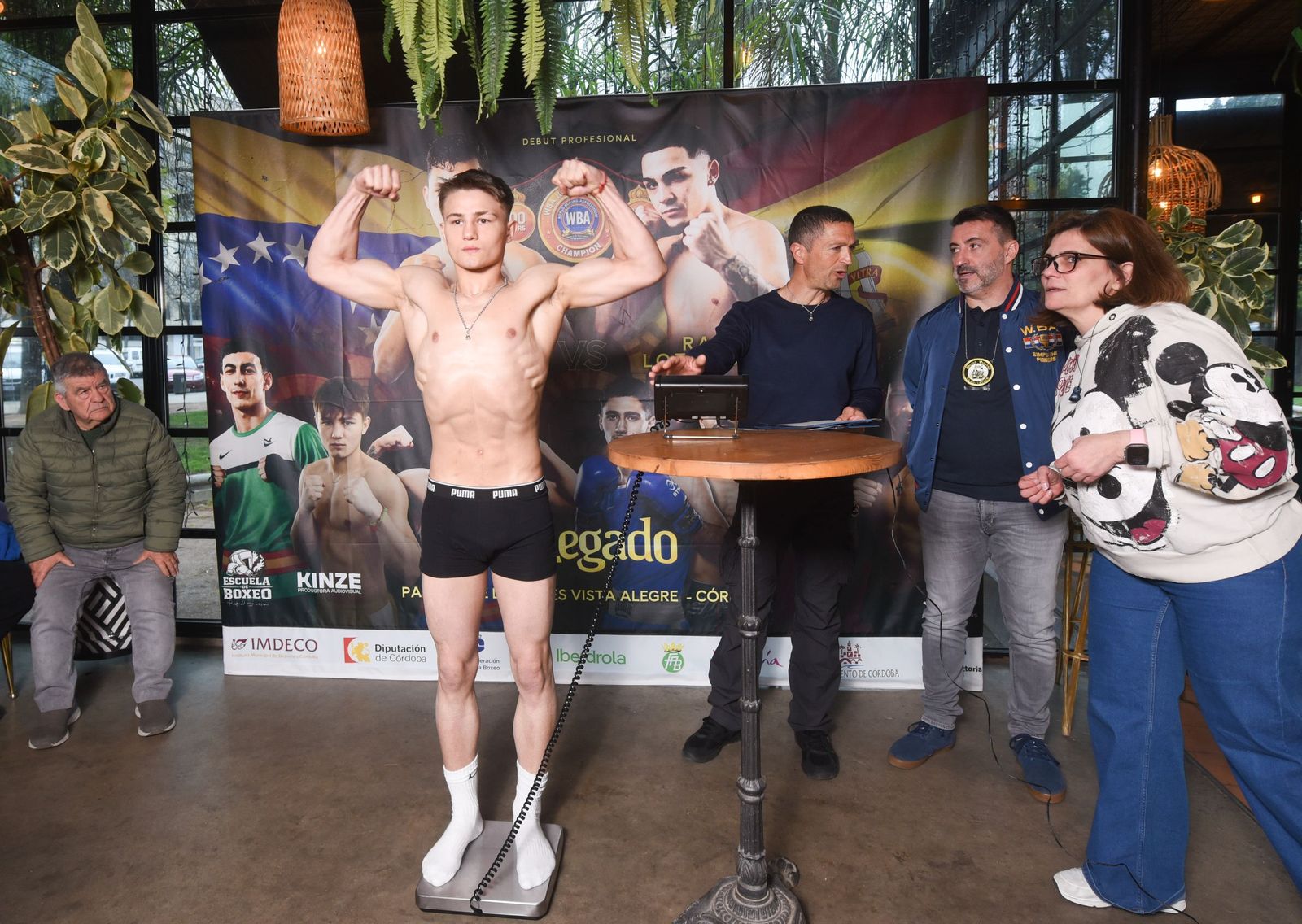 Las fotos del pesaje de la velada de Rafa Lozano Jr. en Córdoba