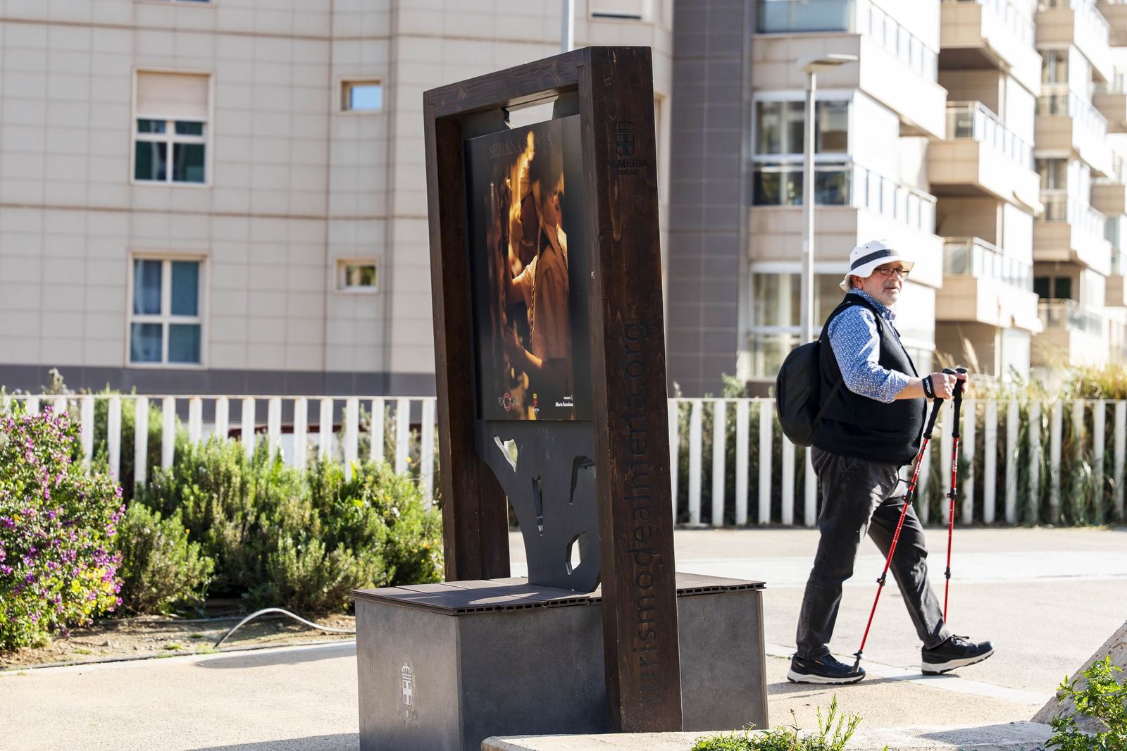 Exposición "La otra mirada" de los Fotógrafos Cofrades de Almería Focoal, en imágenes