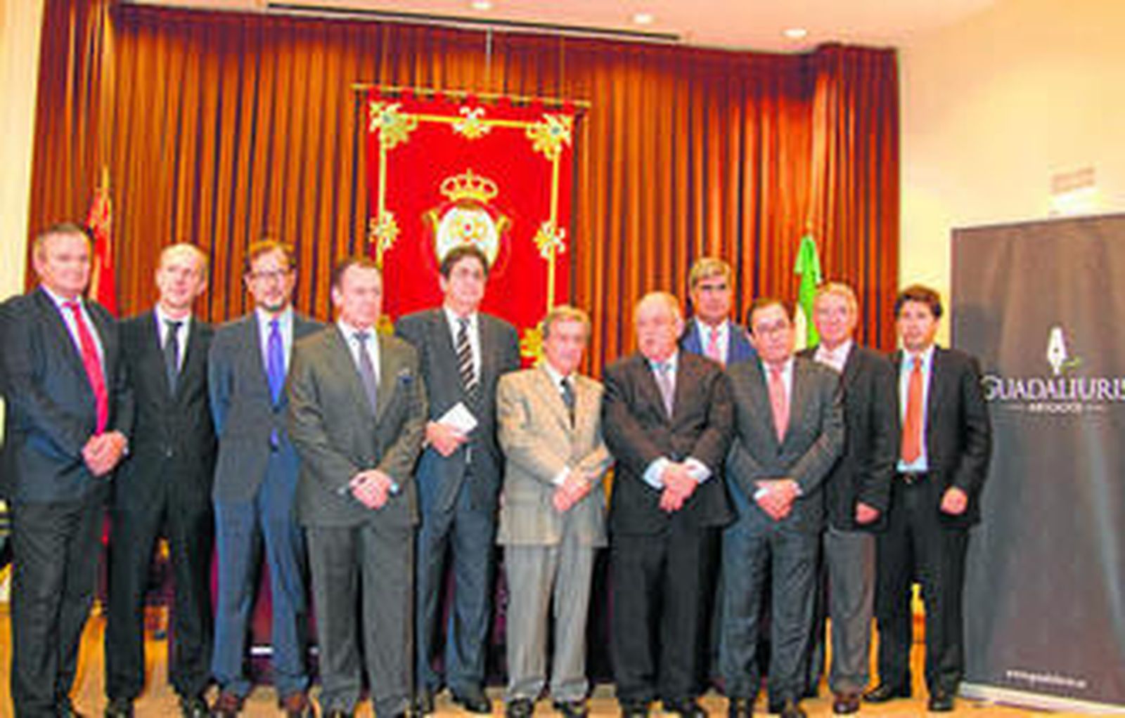 Los representantes de los despachos y las autoridades, ayer durante el acto de presentación.