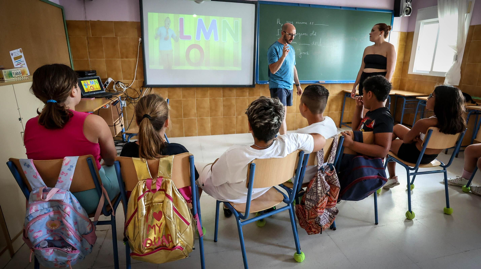 Varios alumnos, durante uno de los talleres en el Luis Vives.