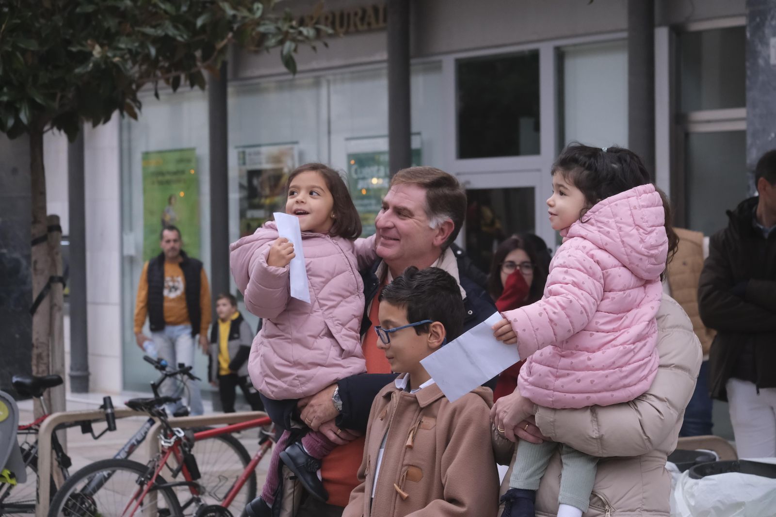 El Cartero Real de Córdoba recoge las ilusiones de los más pequeños, en imágenes