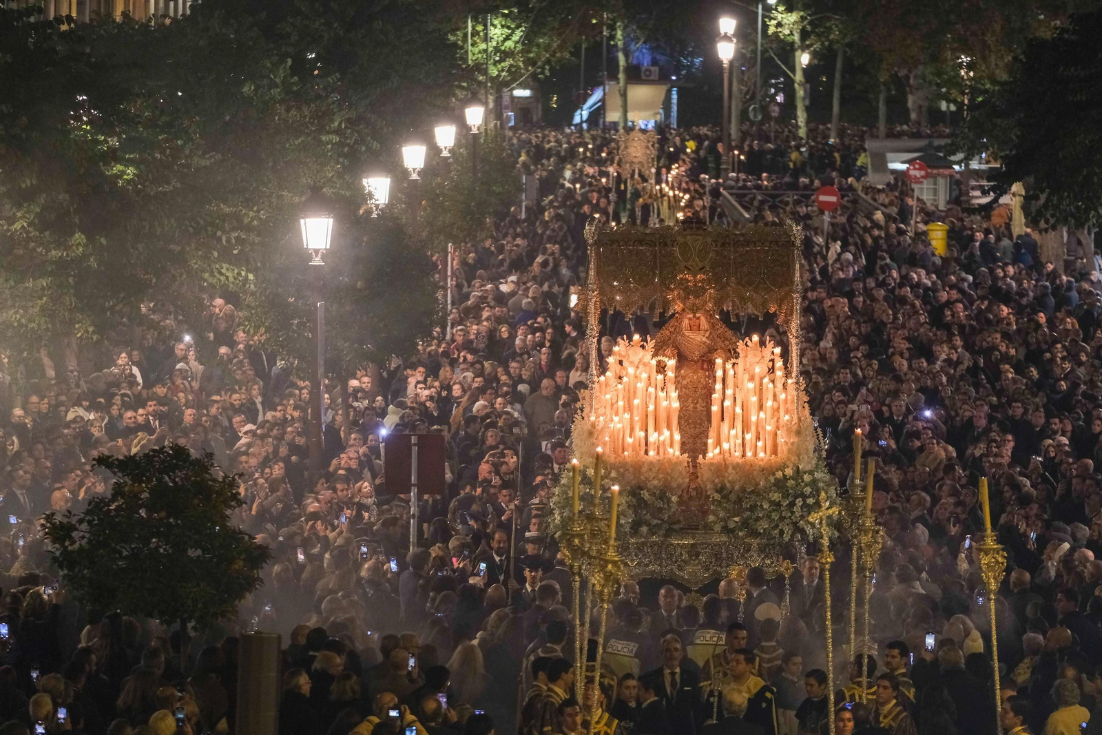 Imágenes de la procesión Magna, desde la Torre del Oro