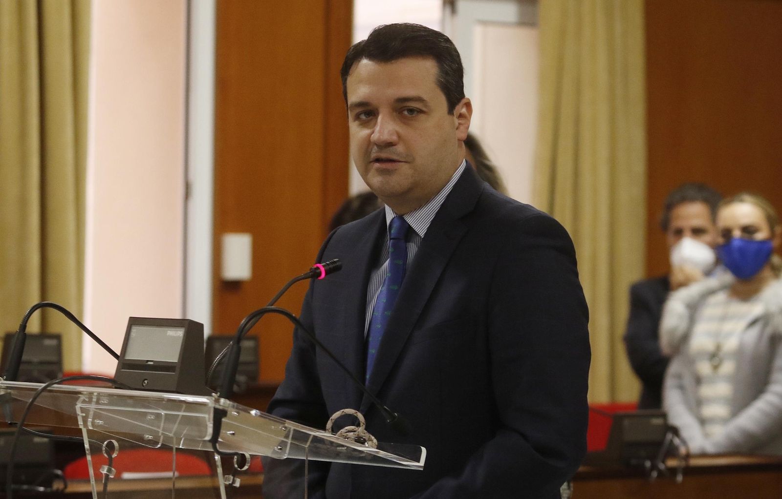 José María Bellido, durante la rueda de prensa en el salón de plenos del Ayuntamiento.