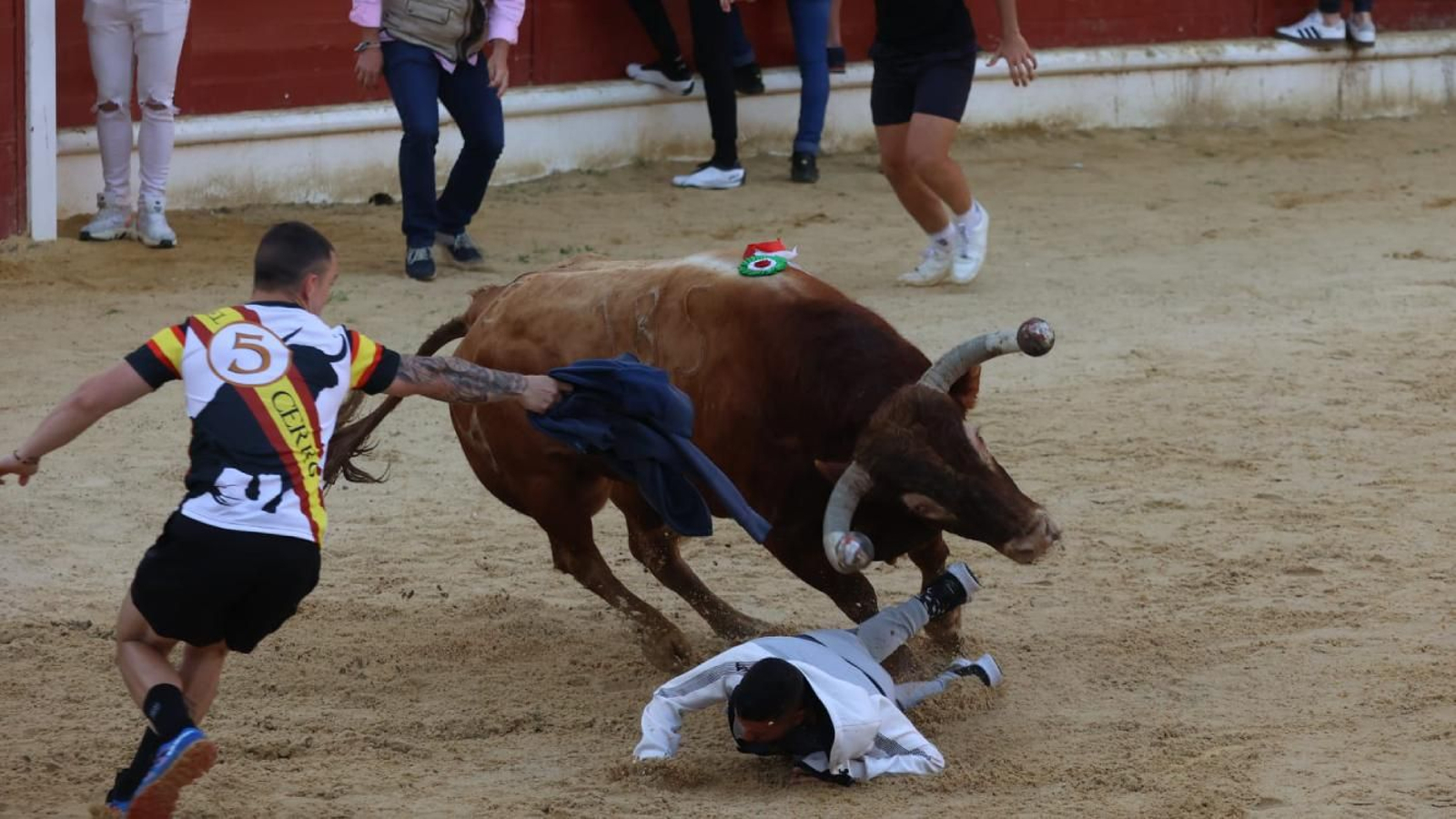 Uno de los revolcones que protagonizó Esparraguero.