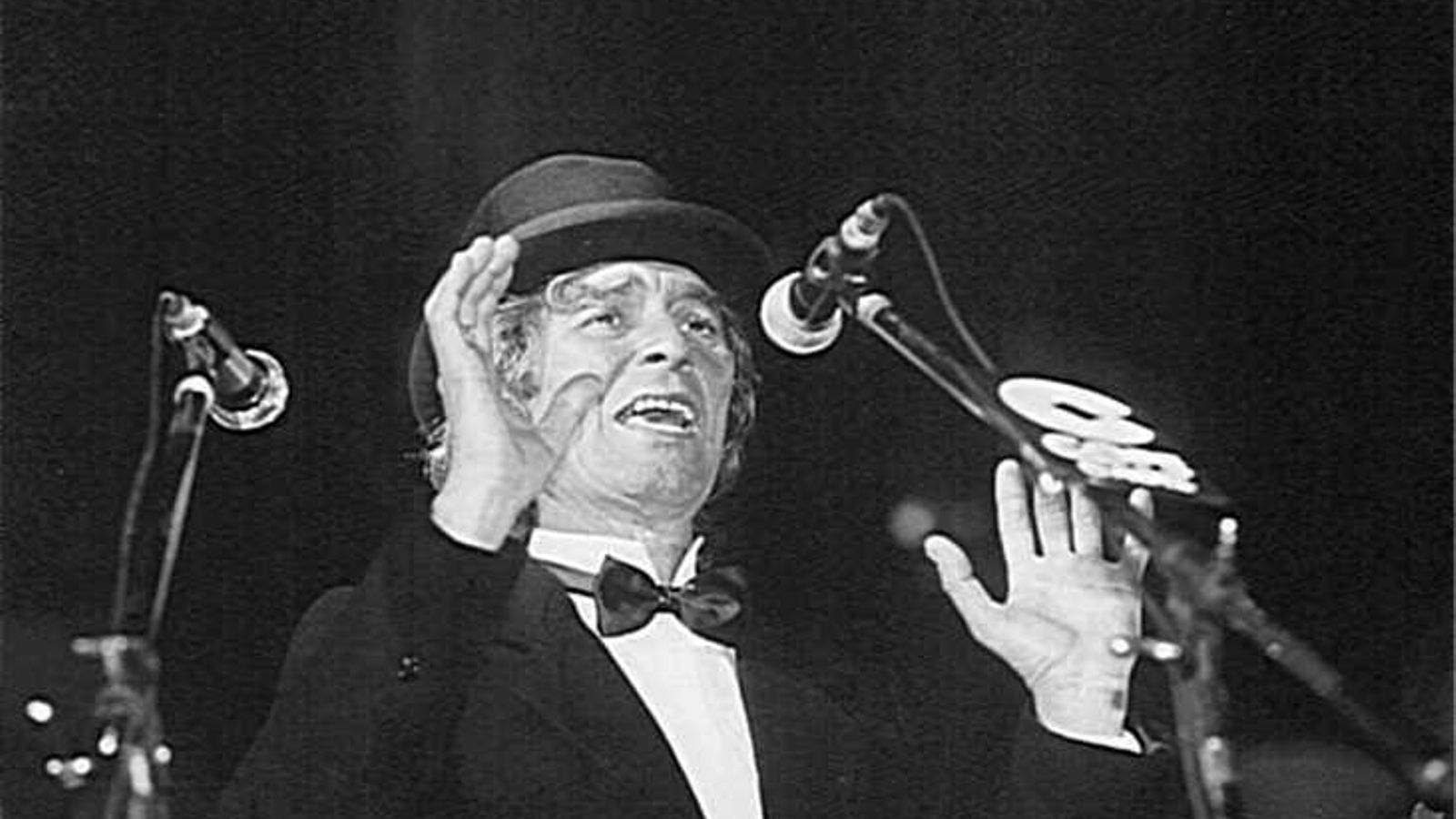 Catalán Grande en el pregón de Antonio Martín del Carnaval 97 interpretando a ‘Charlot’. Catalán Grande en el pregón de Antonio Martín del Carnaval 97 interpretando a ‘Charlot’.