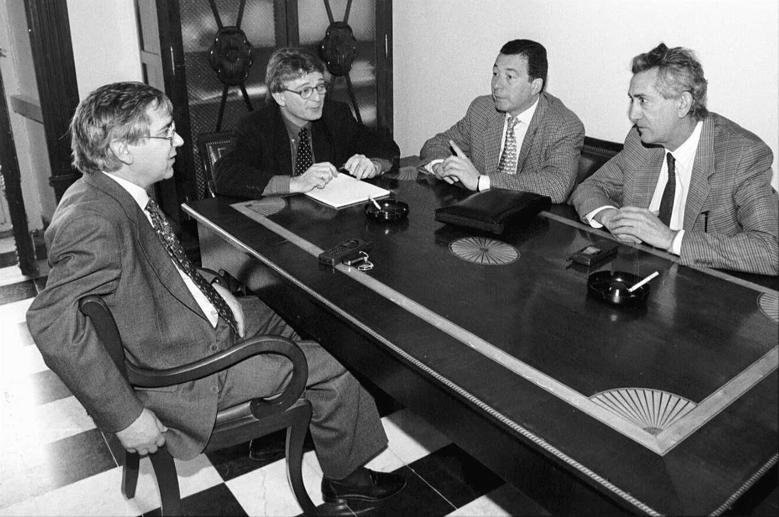Paco Moncayo, con Miguel Cuesta, Antonio Muñoz y Francisco Gonzalez Cabaña en una reunión en los años 90. Paco Moncayo, con Miguel Cuesta, Antonio Muñoz y Francisco Gonzalez Cabaña en una reunión en los años 90.