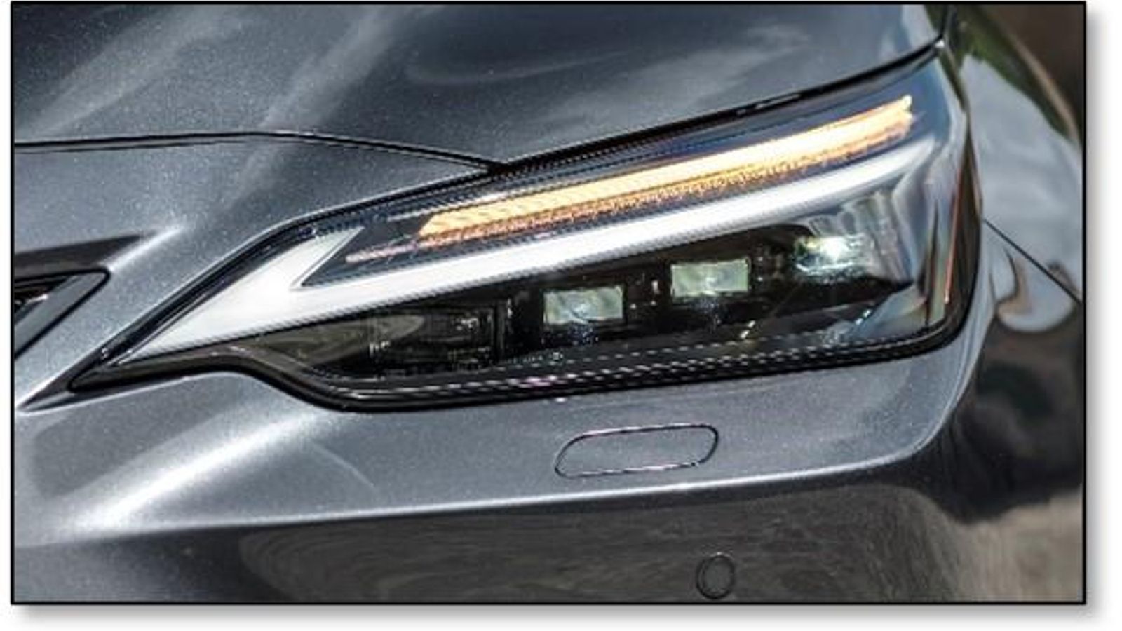 Los faros son los principales protagonistas del nuevo acabado Executive+ para el Lexus NX 350h. Los faros son los principales protagonistas del nuevo acabado Executive+ para el Lexus NX 350h.