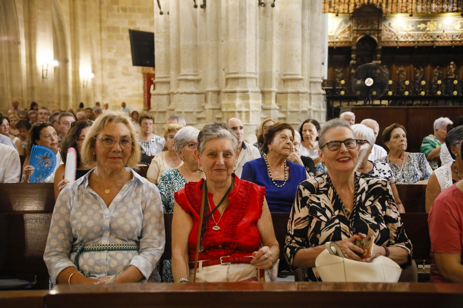 Las imágenes de la santa misa estacional presidida por el obispo de Almería, con la interpretación de Anacrusa