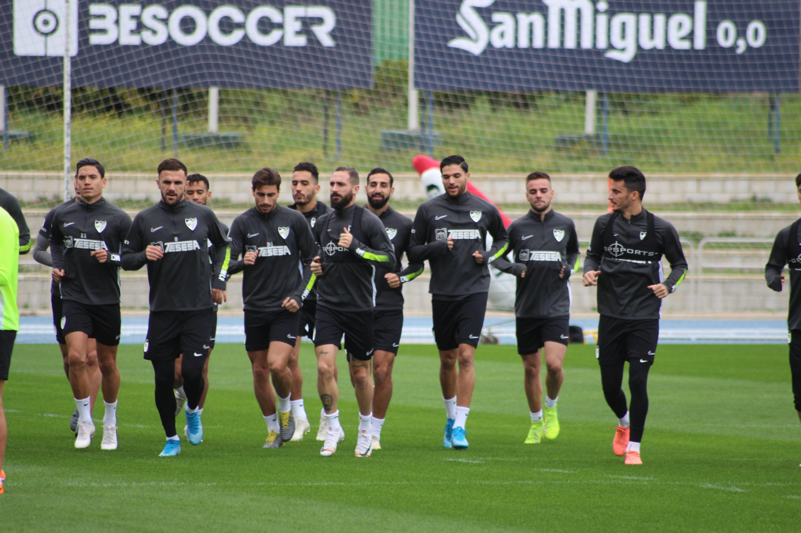 La vuelta a los entrenamientos del Málaga, en fotos