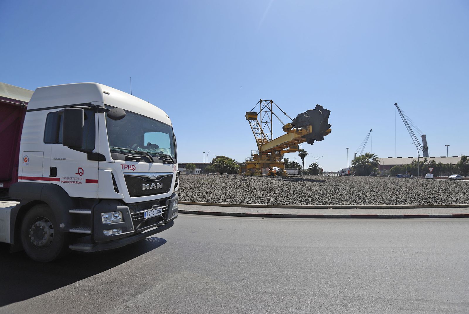 Rotonda de acceso al Muelle Ingeniero Juan Gonzalo, desde donde se enlazará con la N-442.