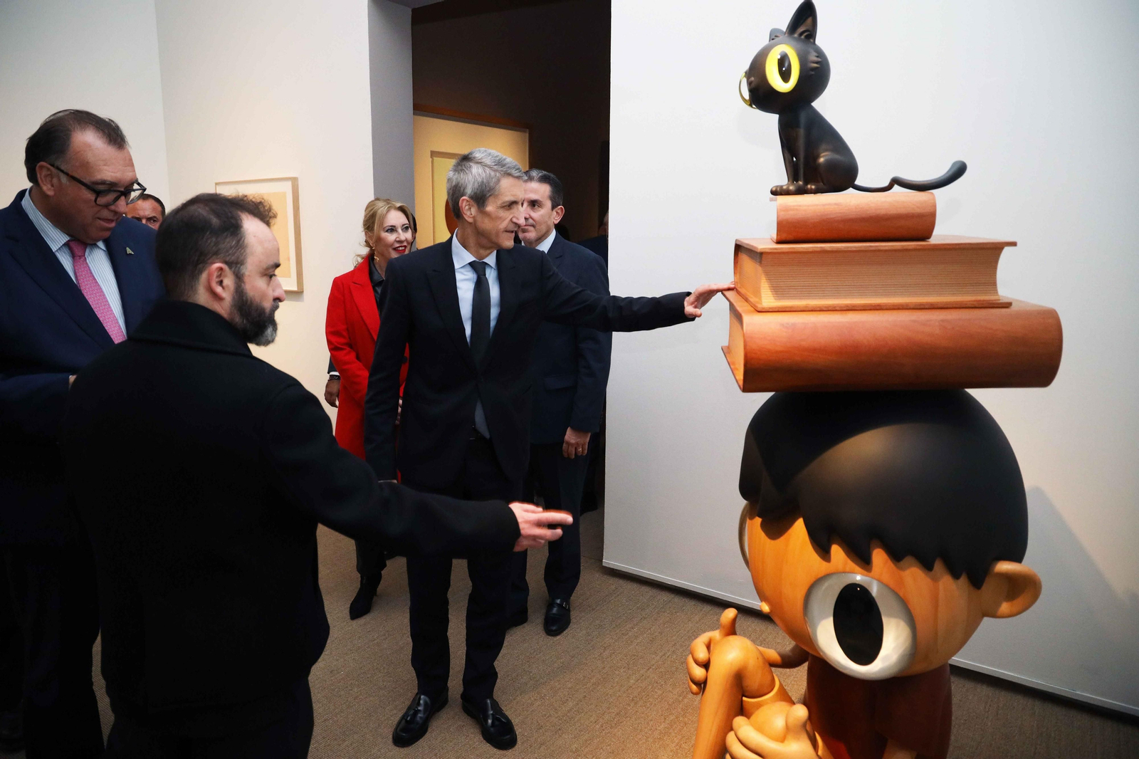 La inauguración de la exposición de Javier Calleja en Málaga y su gato Günter