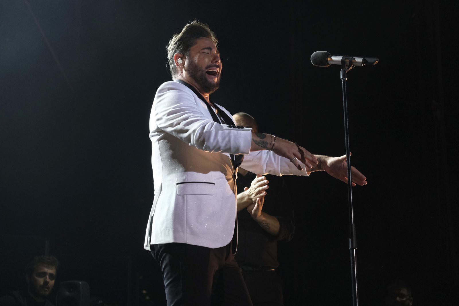 El concierto de Miguel Poveda en Córdoba, en imágenes