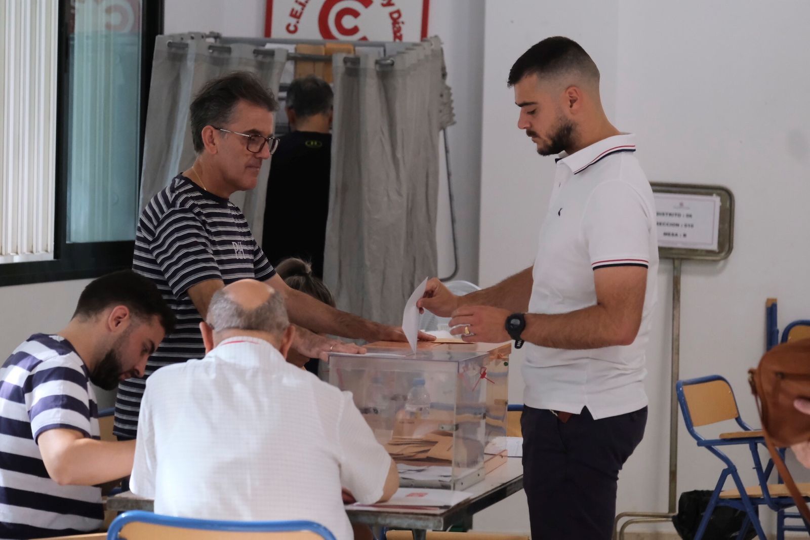 La jornada electoral en Córdoba, en imágenes