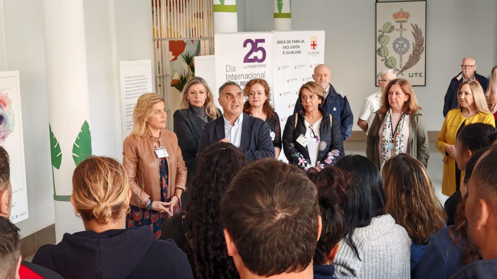 Exposición contra la violencia de género inaugurada el año pasado en 'El Acebuche'.