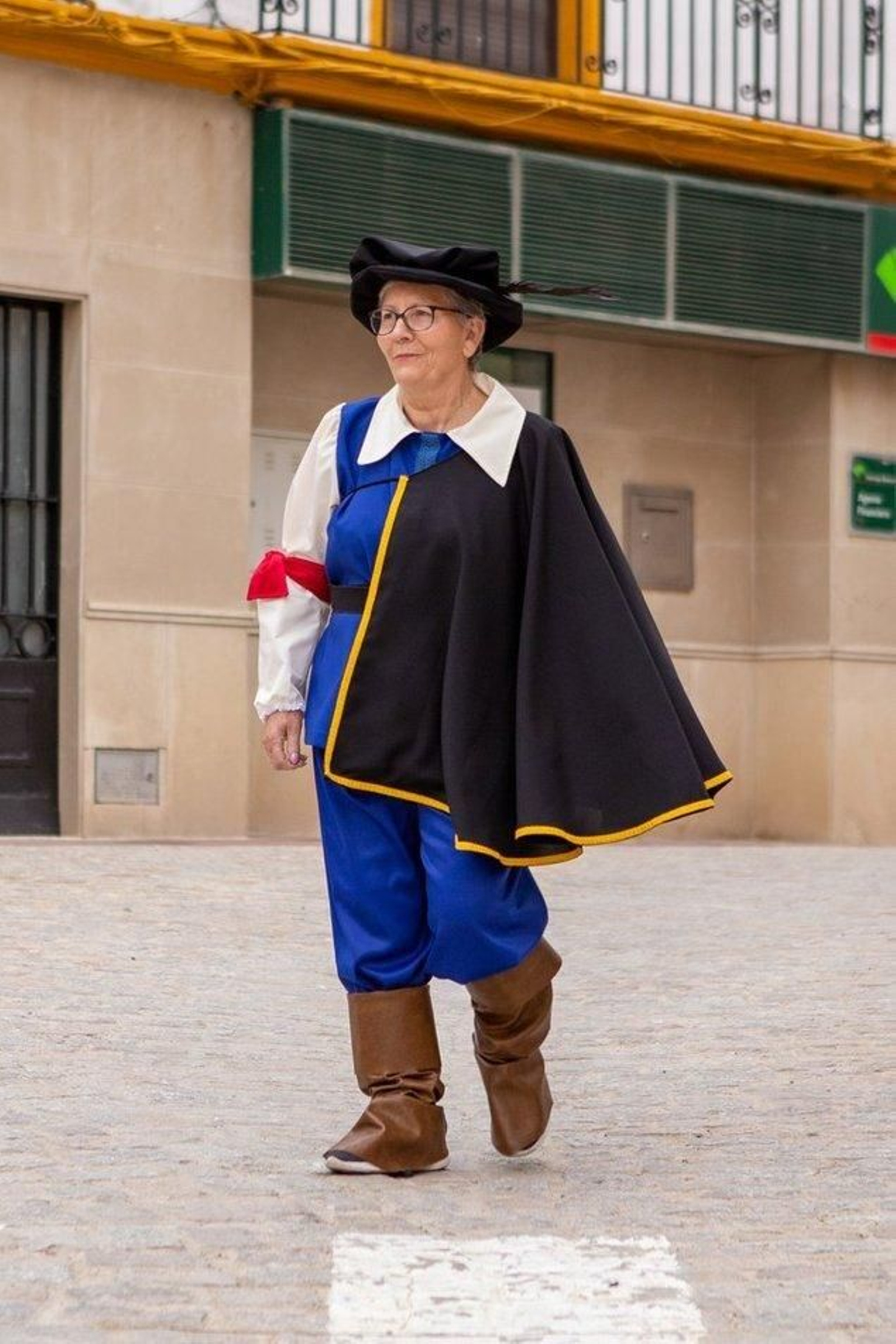 Desfile de los trajes renacentistas confeccionados por mujeres de Cazalilla.