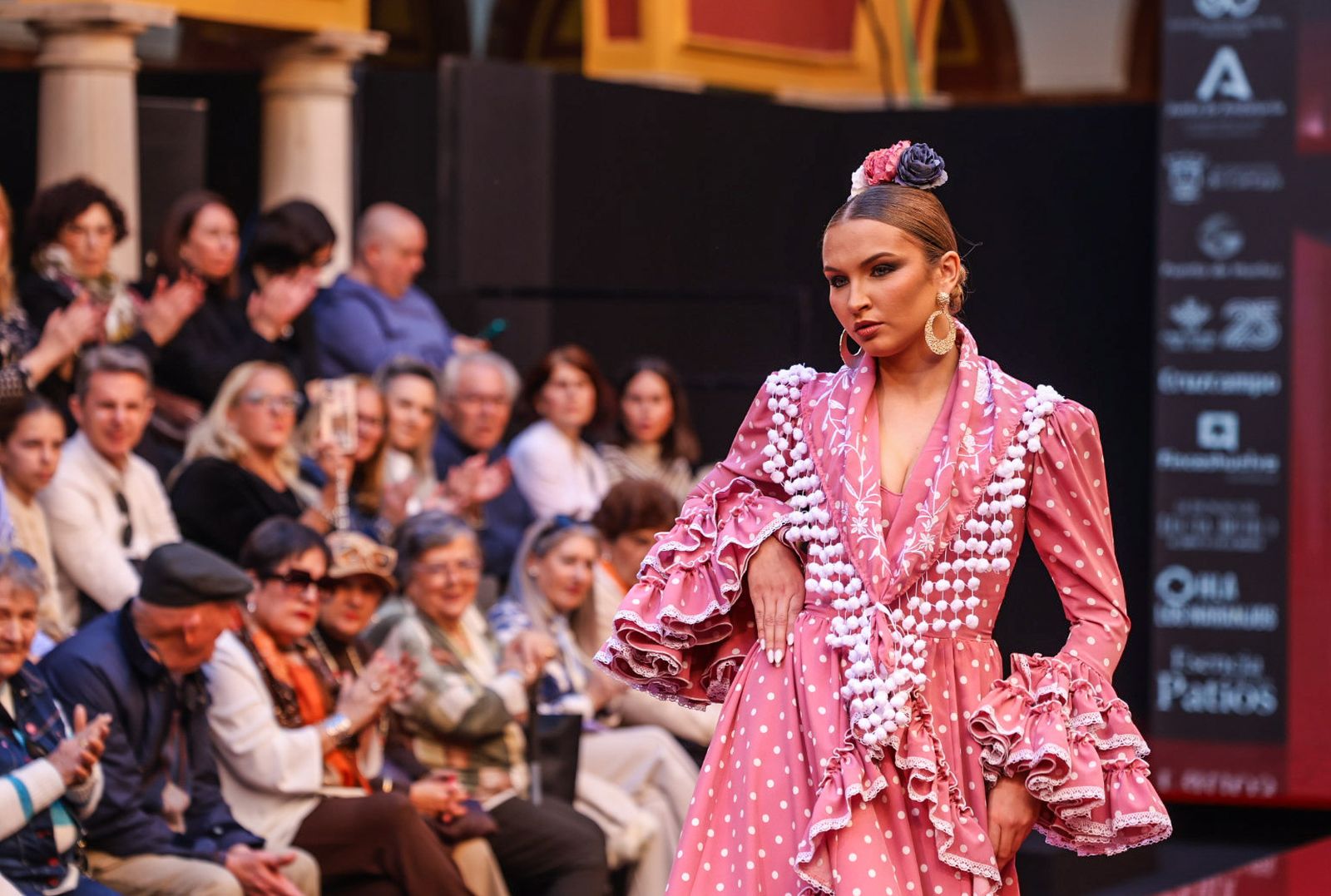 Fotografías de la Pasarela Huelva Flamenca 2026