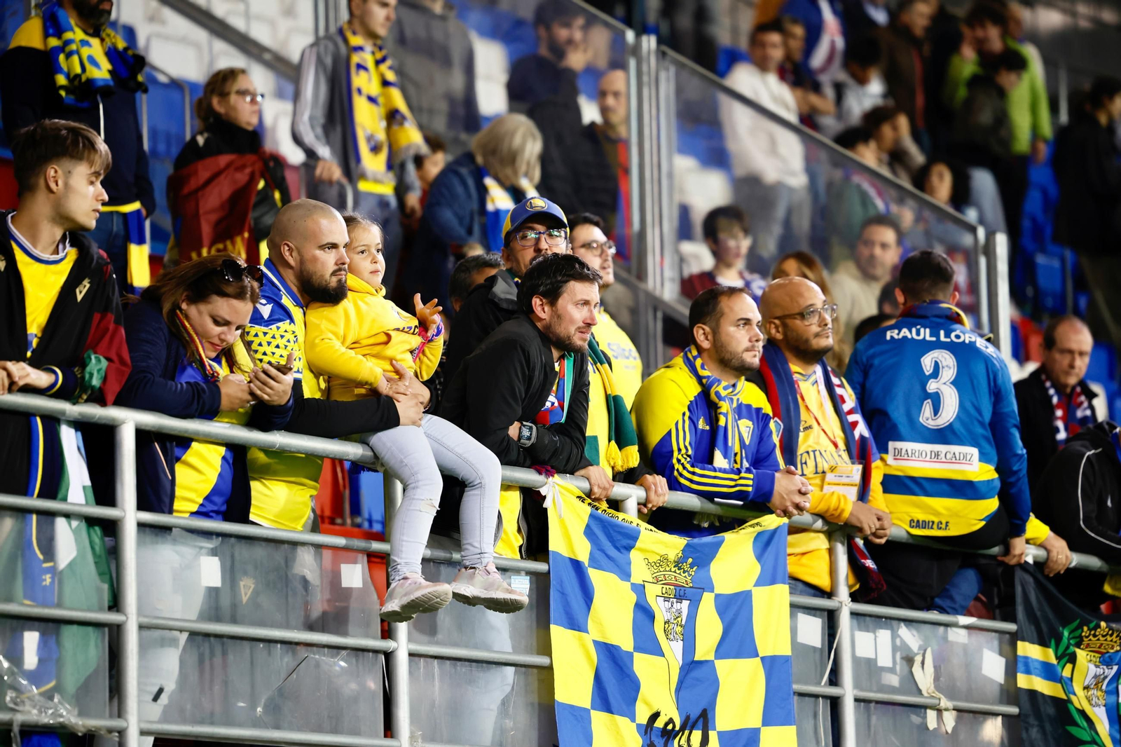 Las imágenes del partido de fútbol Éibar - Cádiz