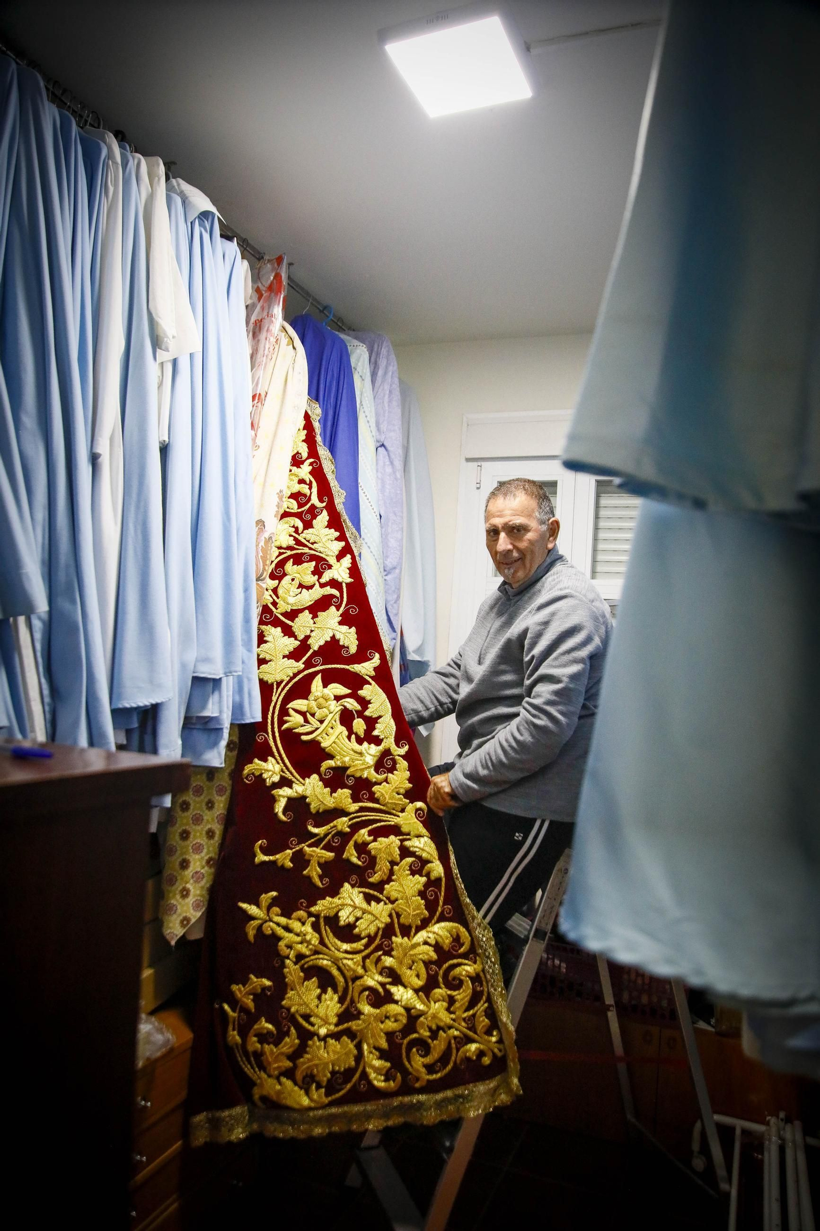 Ensayo de la hermandad de los Ángeles de la ciudad de Almería, en imágenes