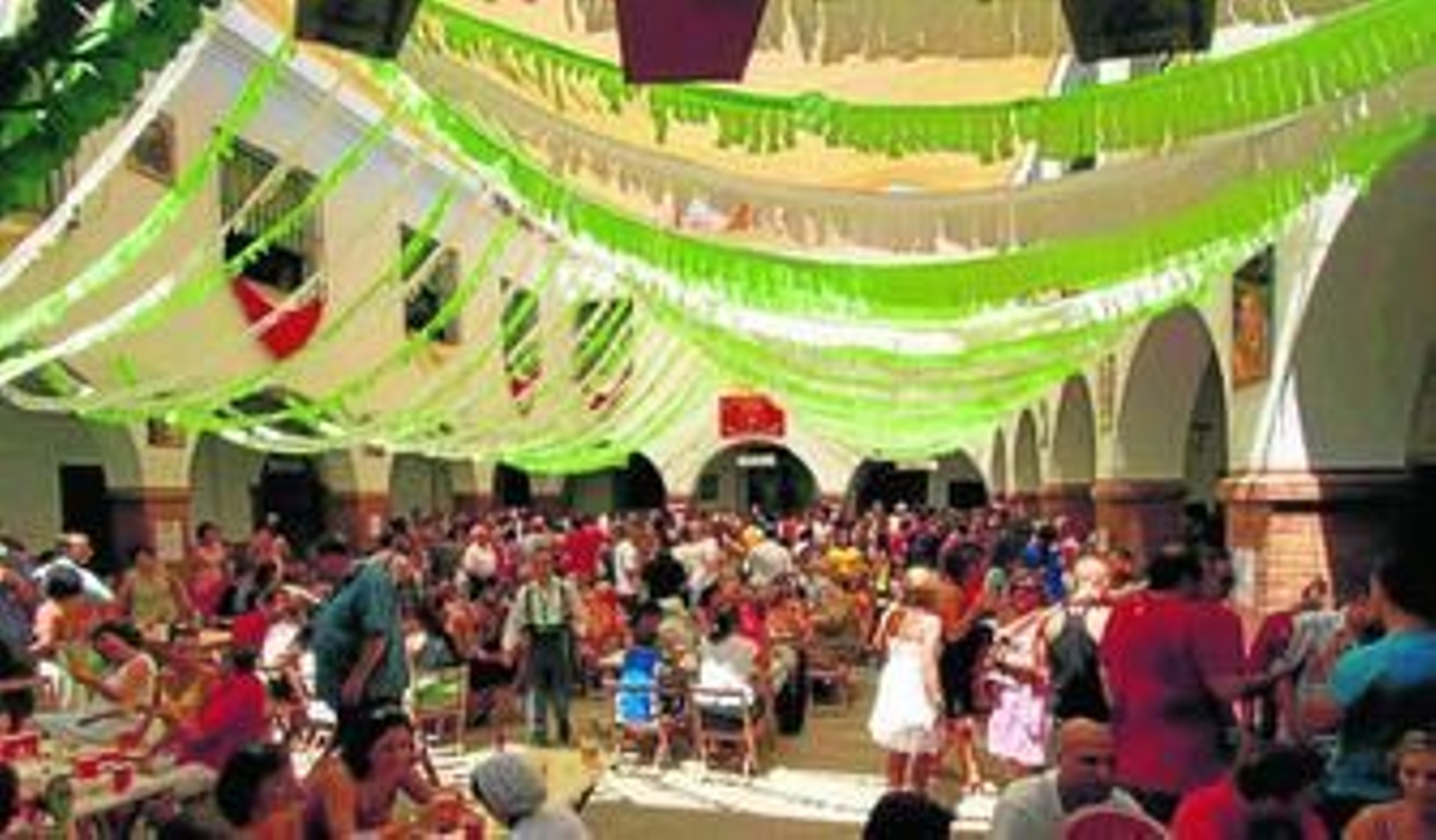 Caseta Solidaria de las Cofradías Fusionadas en el casco histórico. Caseta Solidaria de las Cofradías Fusionadas en el casco histórico.