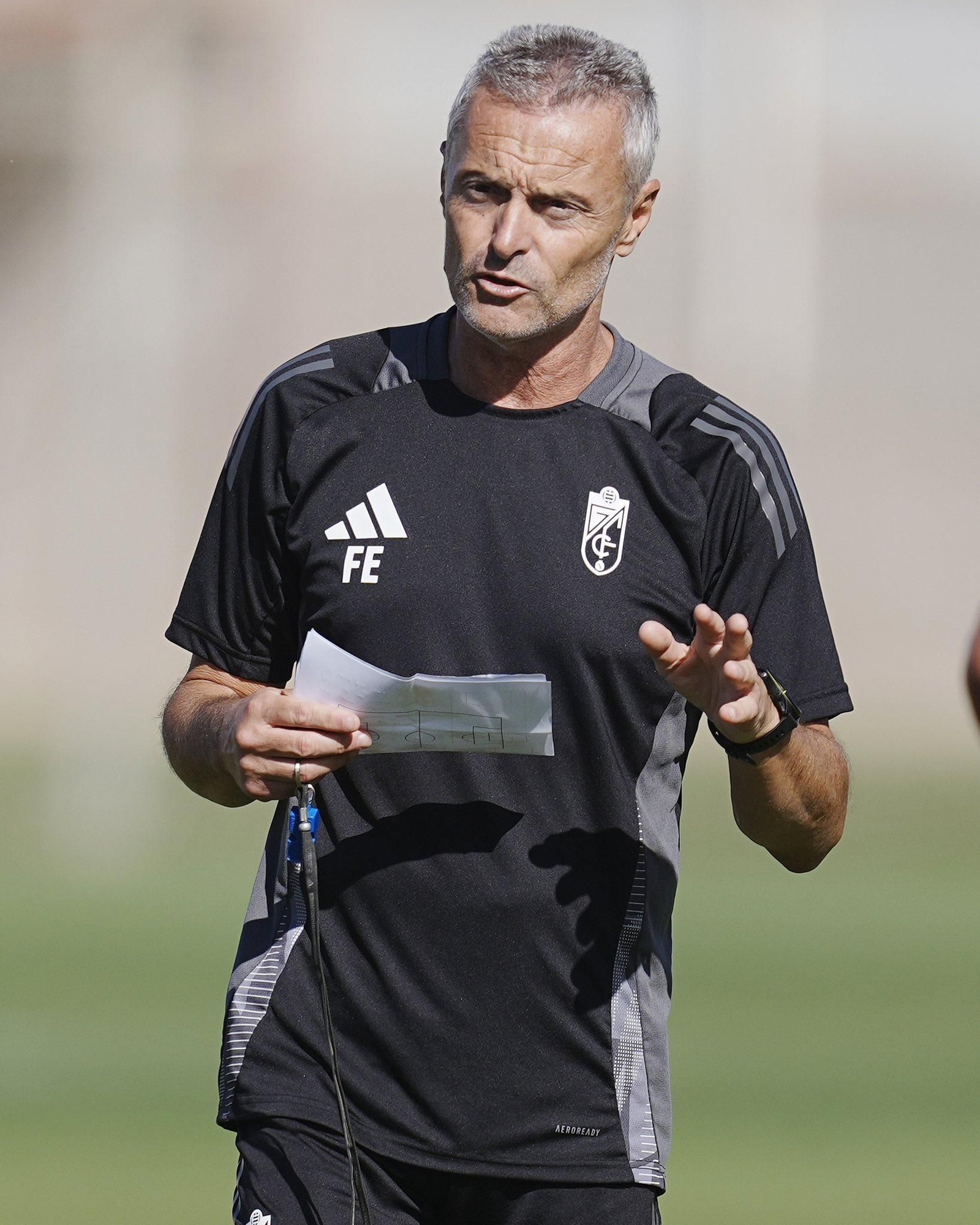 Fran Escribá durante un entrenamiento del Granada CF.
