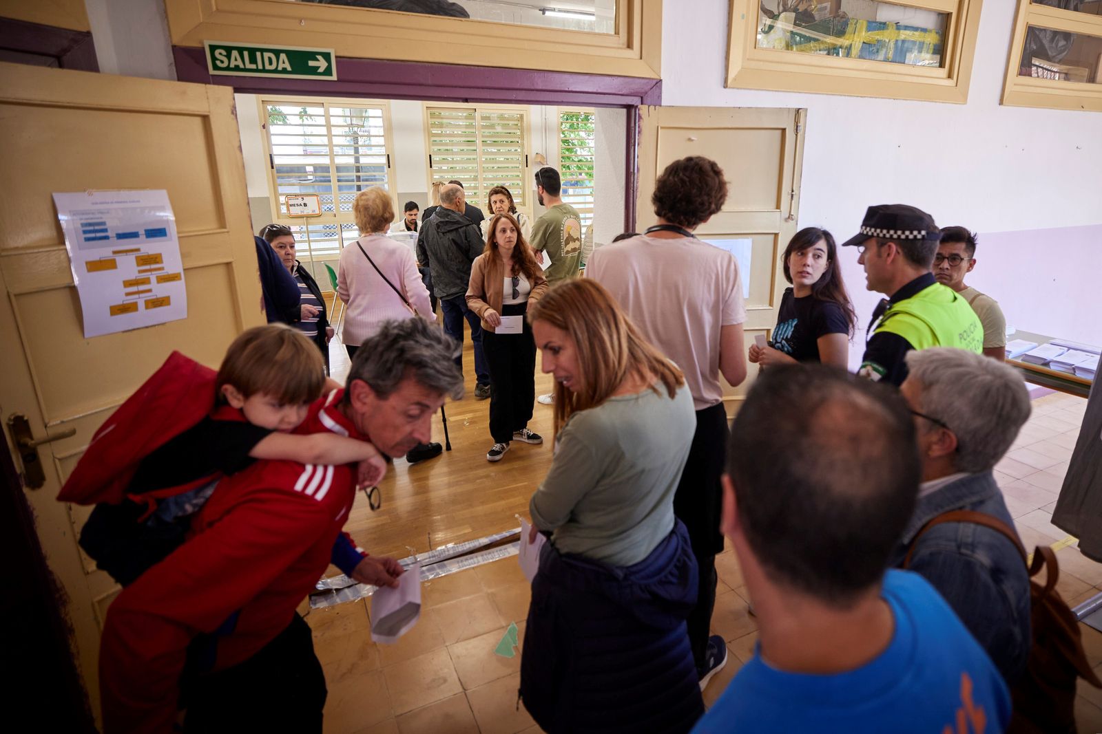 Fotos: así está votando Granada en el inicio de las elecciones municipales 2023