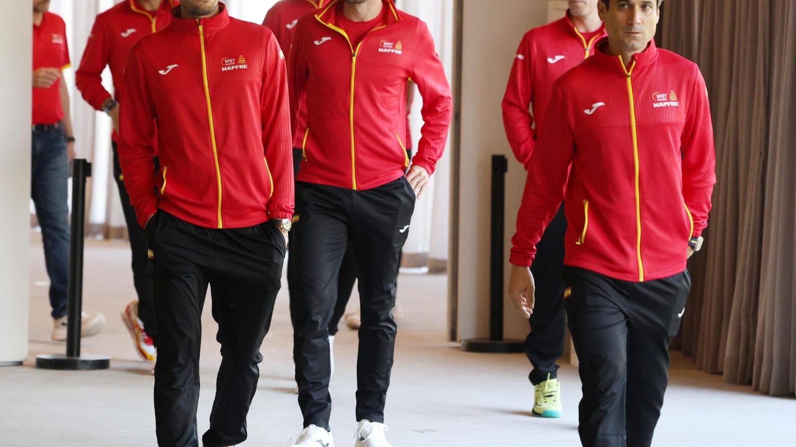 La multitudinaria rueda de prensa de Rafa Nadal en la Copa Davis, en fotos