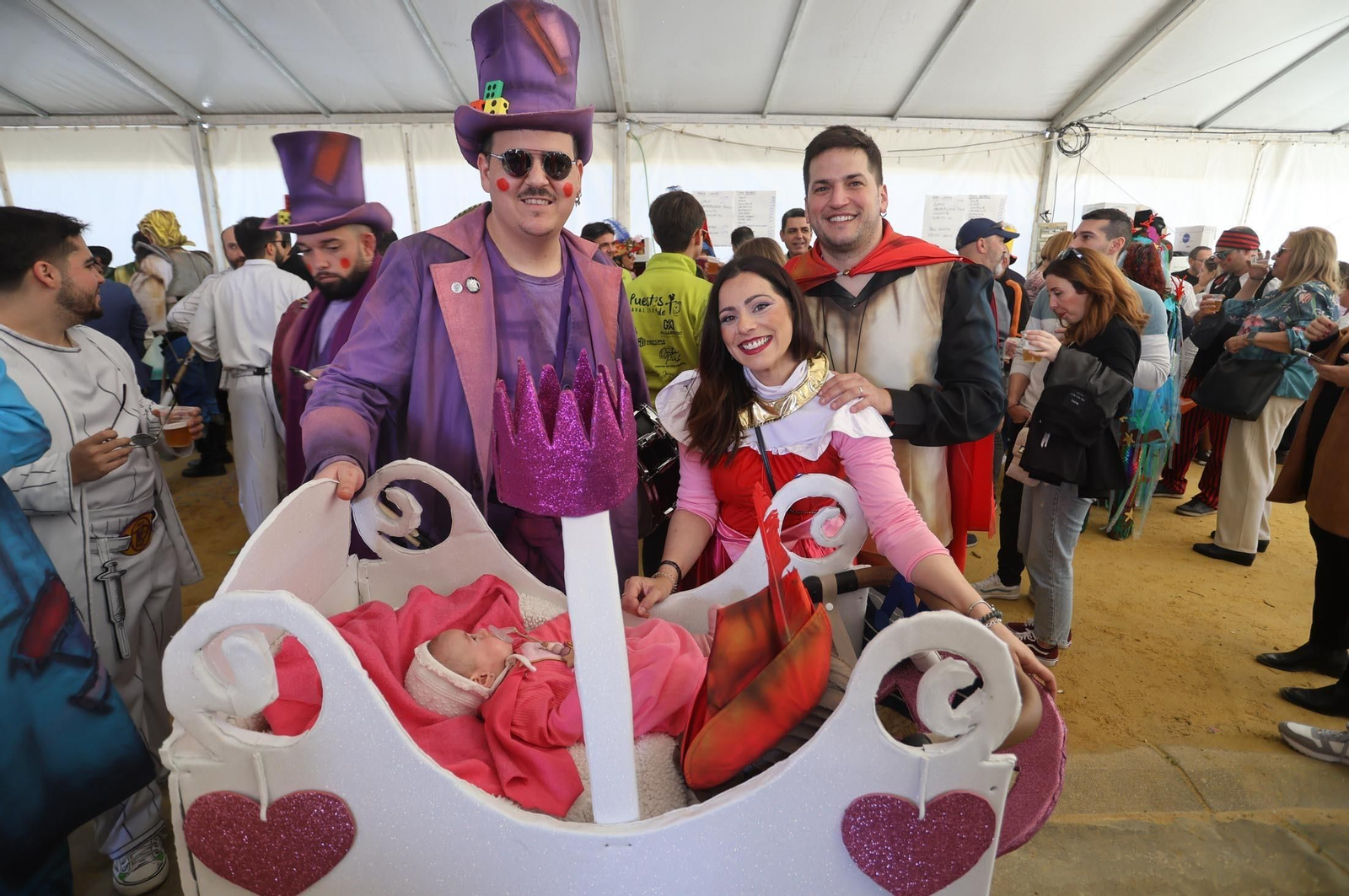 Imágenes del gran ambiente en el carrusel de agrupaciones del Carnaval Colombino 2024