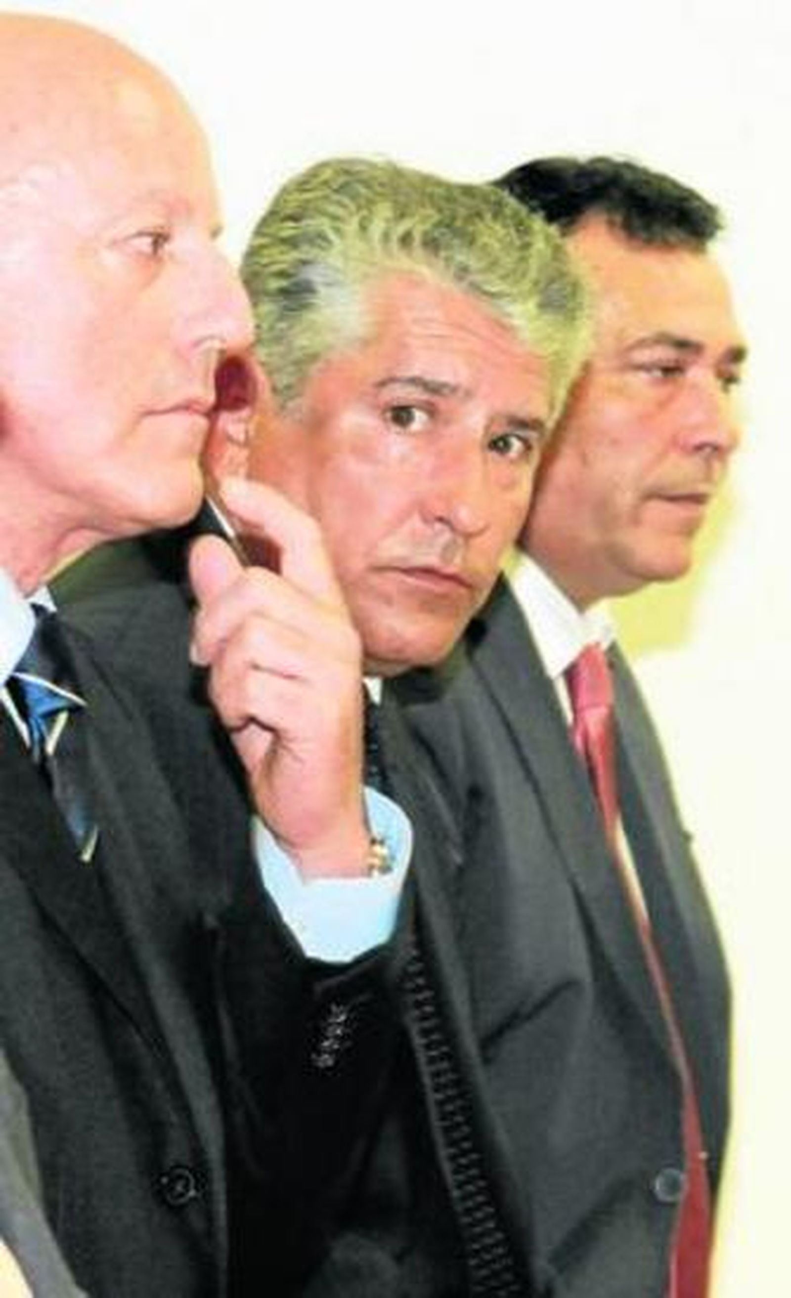 Olivo, Morales y Cañavate, ayer en el banquillo.